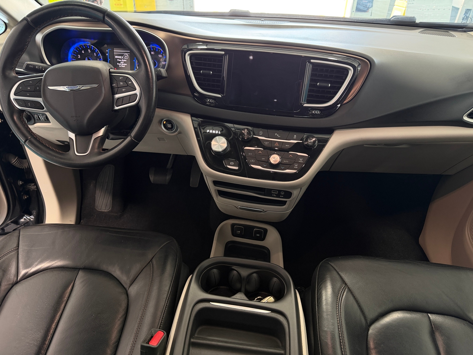Thumbnail: 2017 Chrysler Pacifica - 2