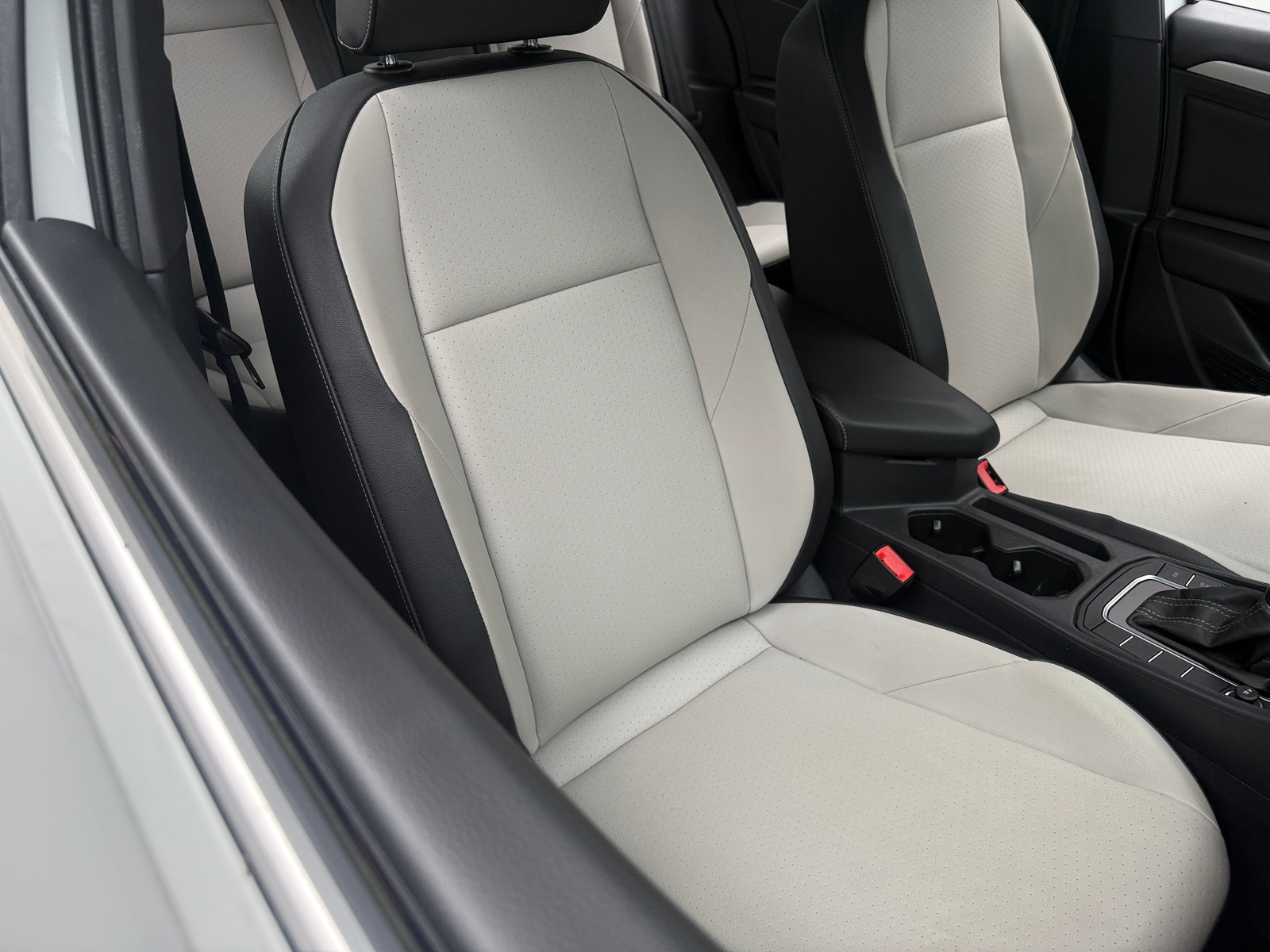 Thumbnail: 2019 Volkswagen Jetta - 2
