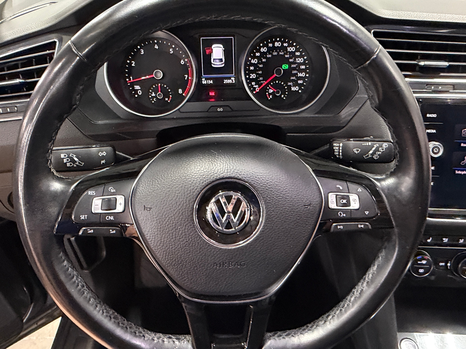 Thumbnail: 2018 Volkswagen Tiguan - 4