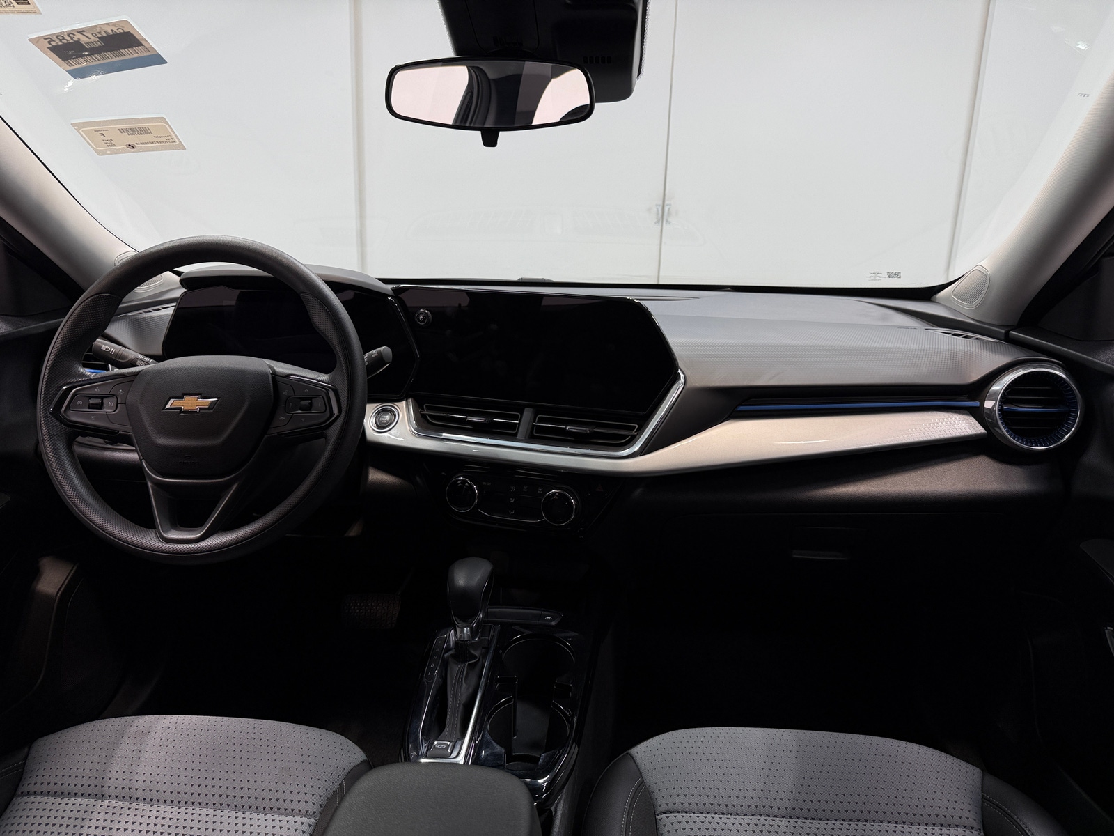 Thumbnail: 2025 Chevrolet Trax - 2