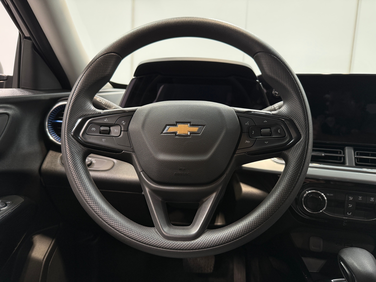 Thumbnail: 2025 Chevrolet Trax - 4