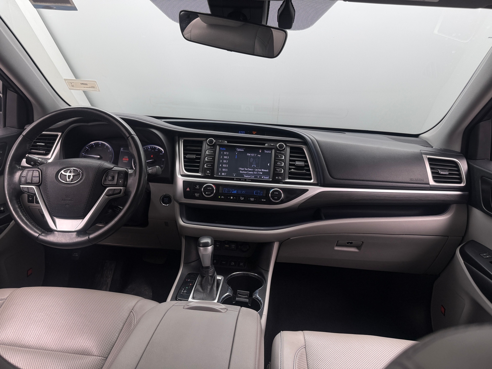 Thumbnail: 2019 Toyota Highlander - 2