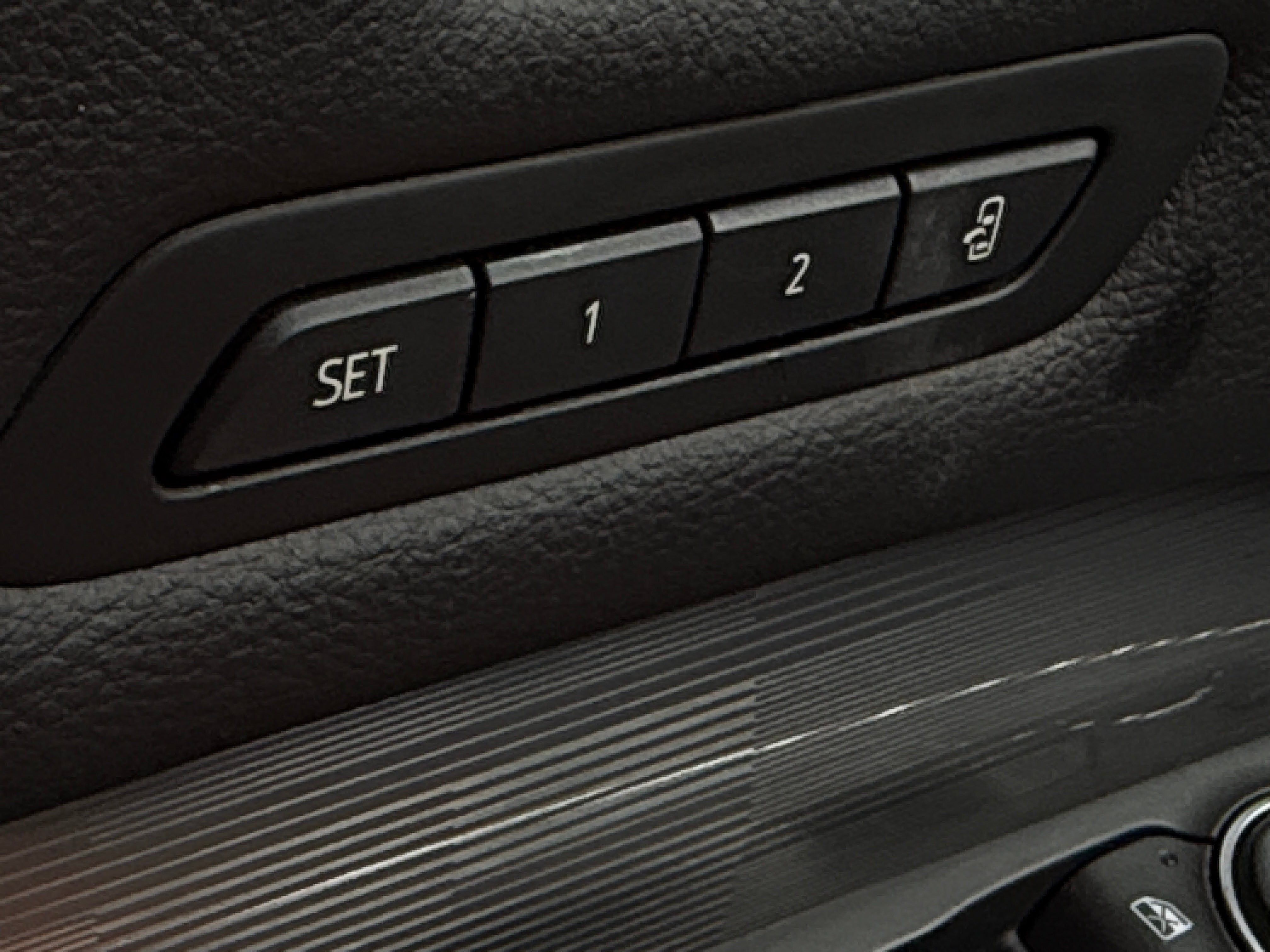 2024 Cadillac XT4 Premium Luxury - Photo 4