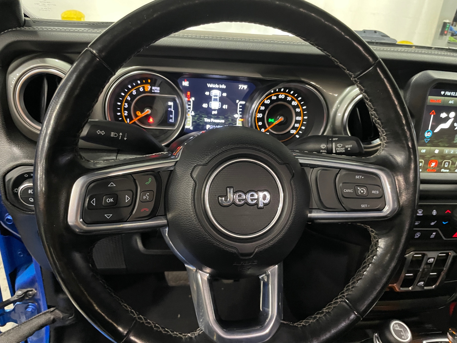 Thumbnail: 2023 Jeep Gladiator - 5