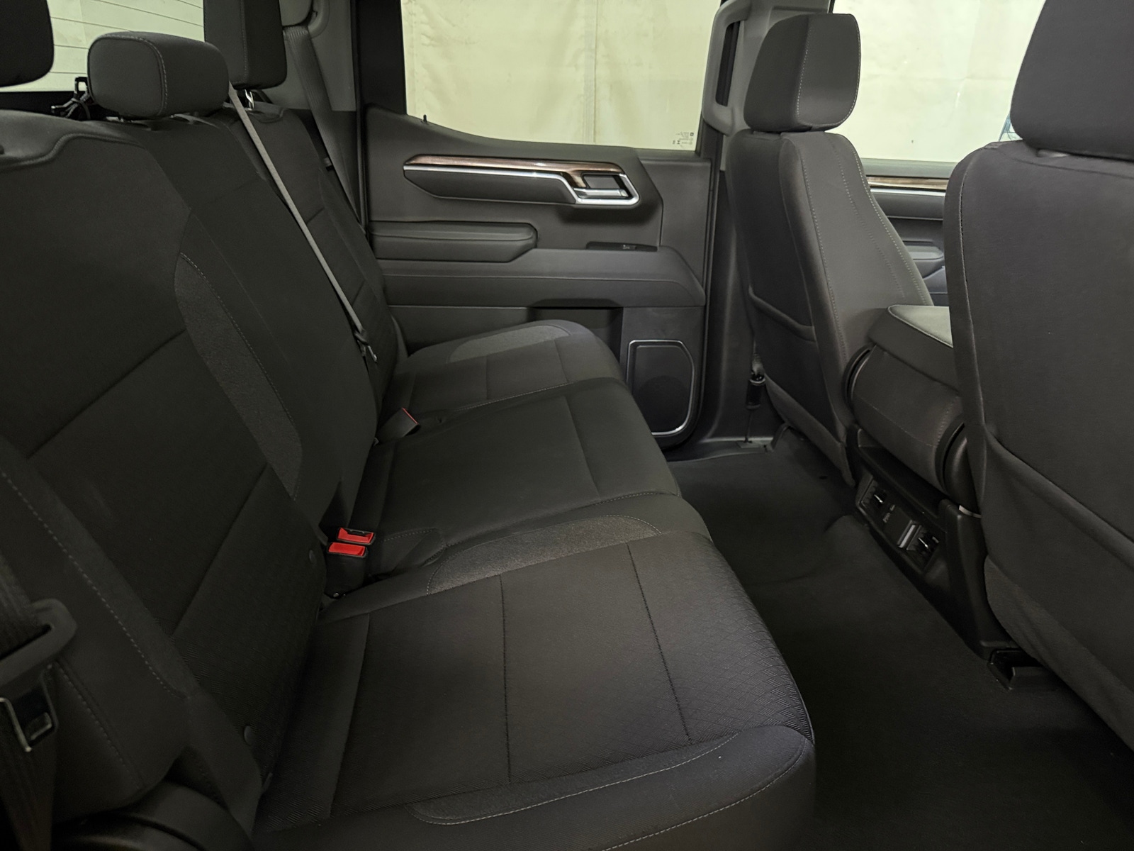Thumbnail: 2025 Chevrolet Silverado 1500 - 6
