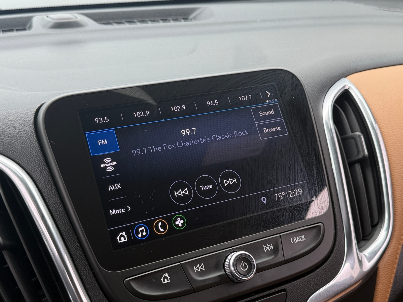 Thumbnail: 2020 Chevrolet Equinox - 3