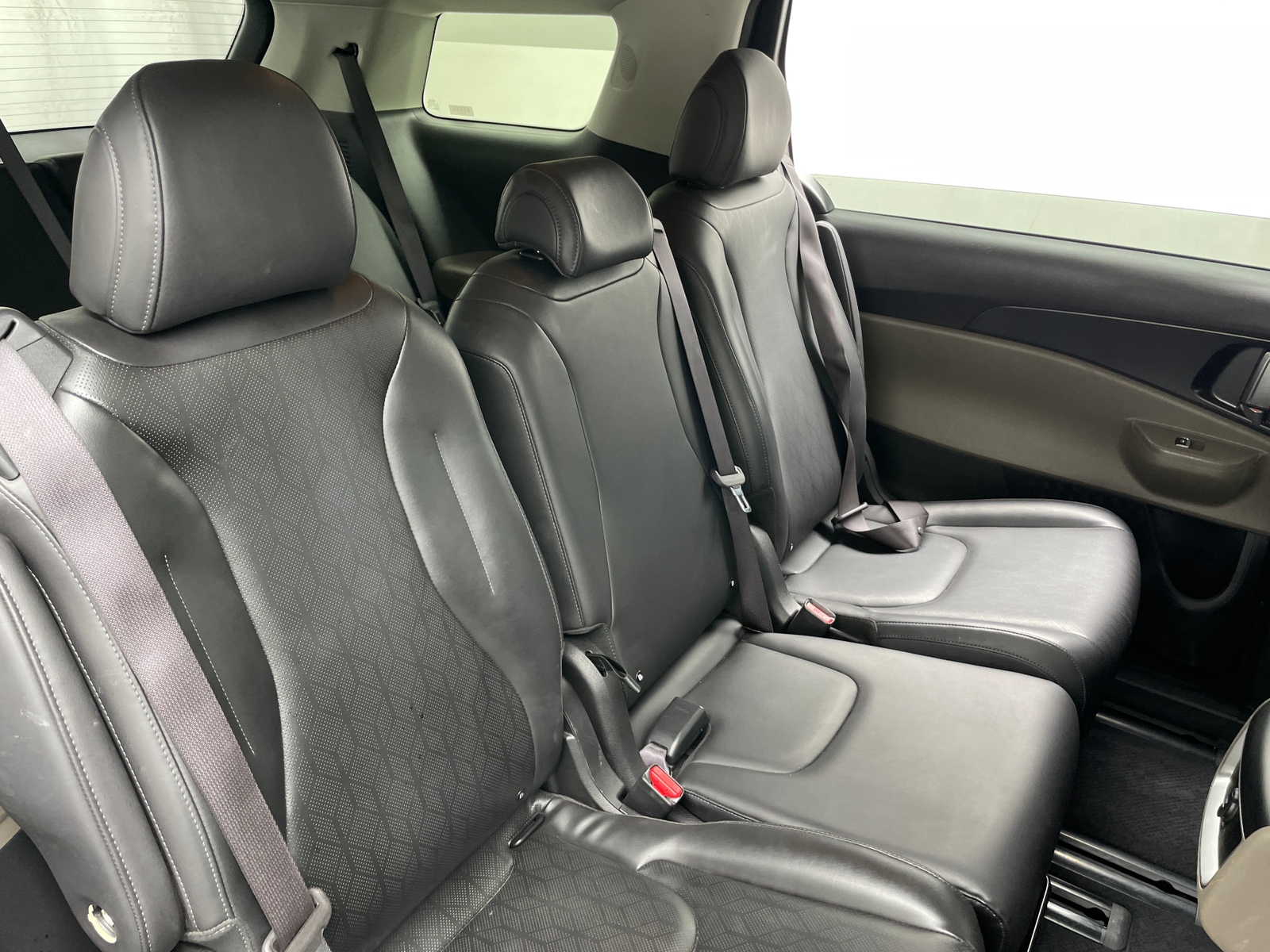 Thumbnail: 2025 Kia Carnival - 5