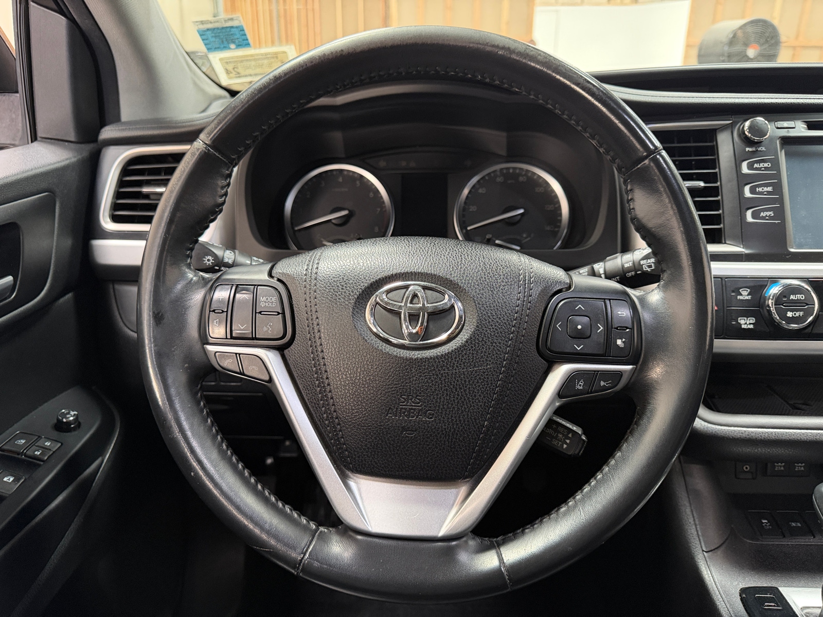 Thumbnail: 2017 Toyota Highlander - 4