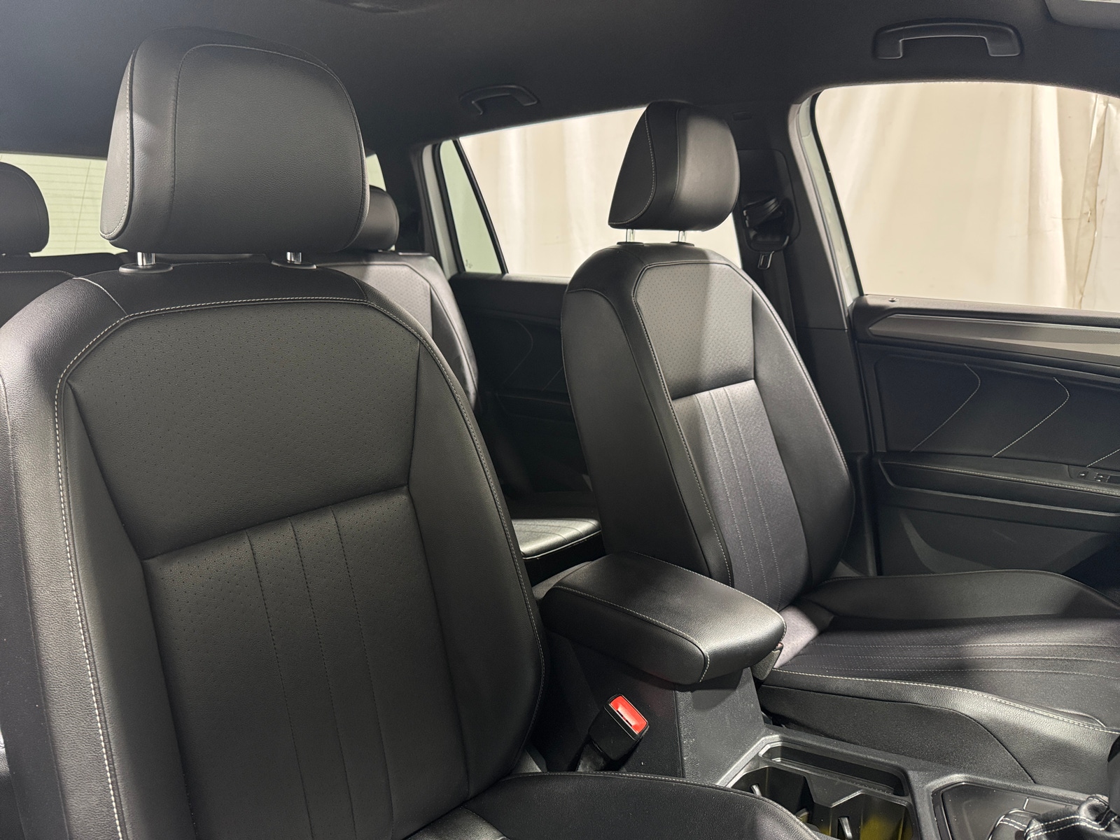 Thumbnail: 2022 Volkswagen Tiguan - 2