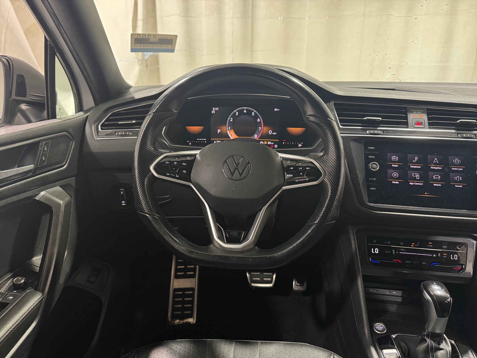 Thumbnail: 2022 Volkswagen Tiguan - 5
