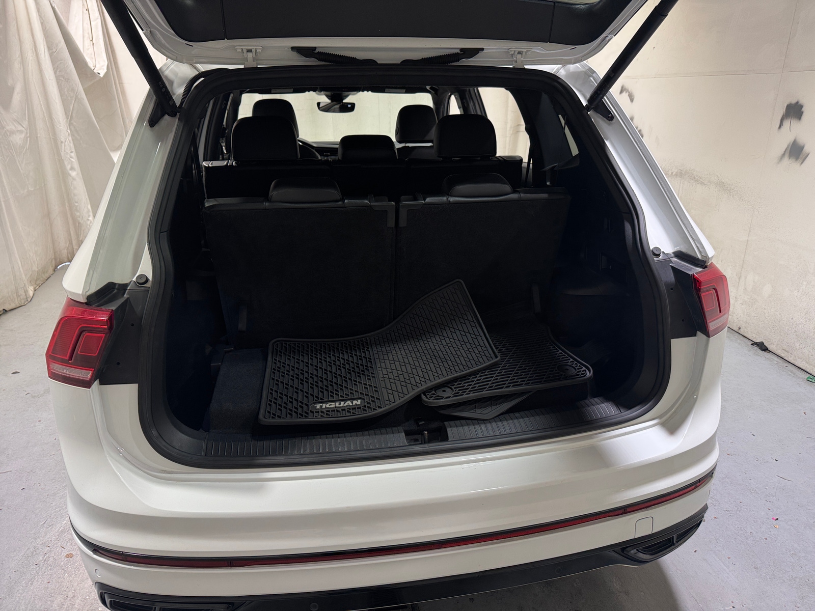 Thumbnail: 2022 Volkswagen Tiguan - 7