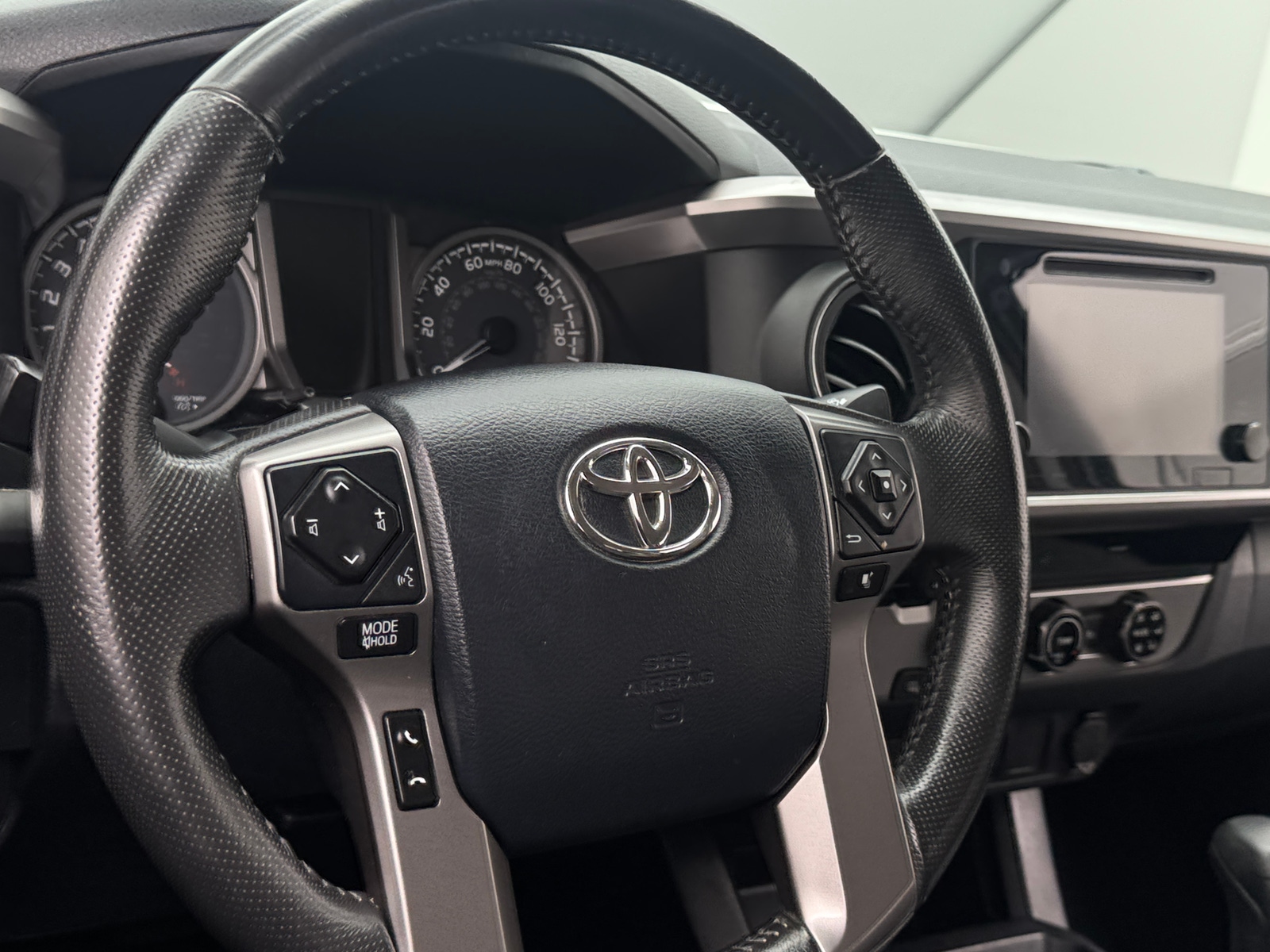 Thumbnail: 2017 Toyota Tacoma - 5