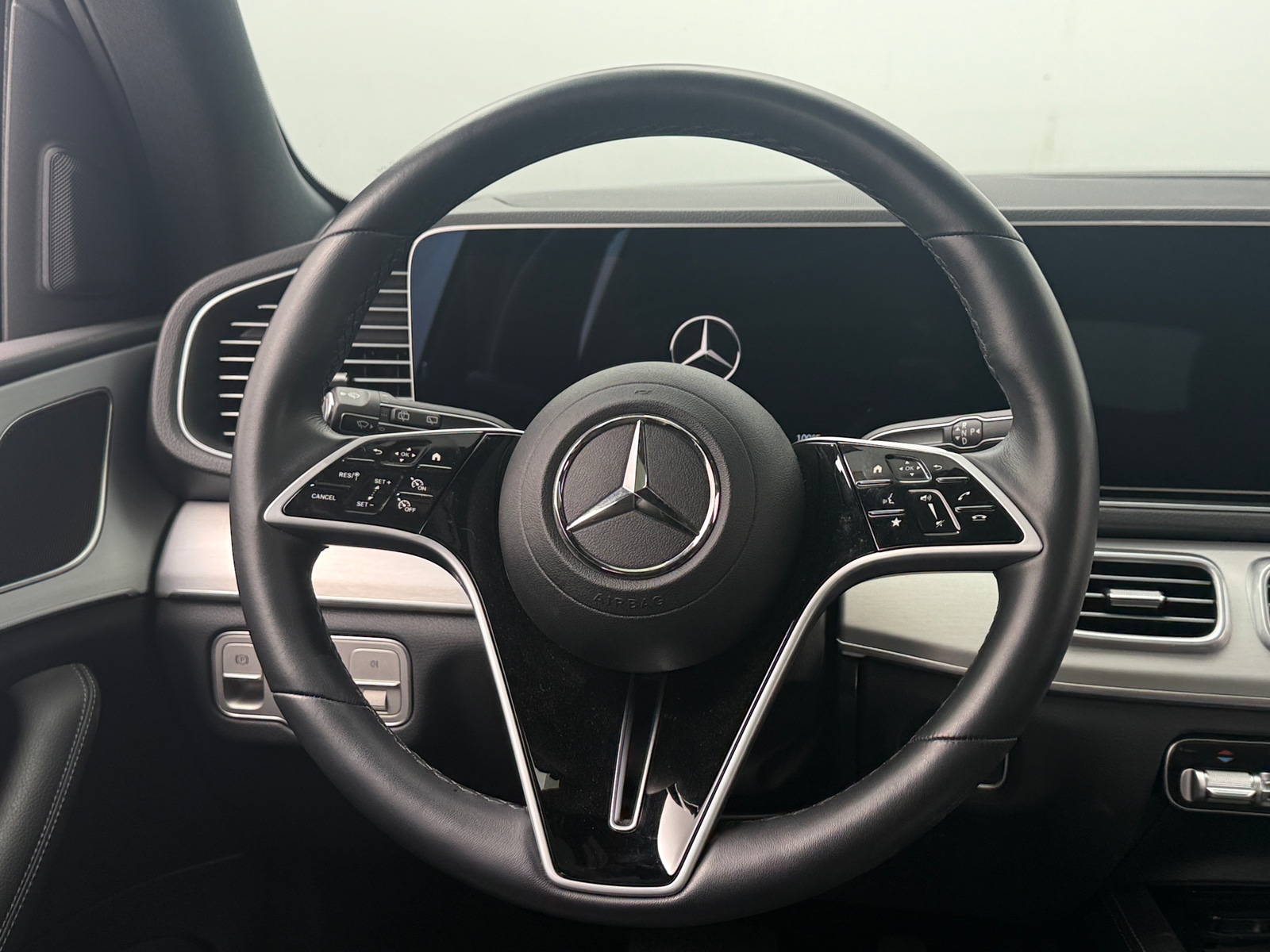 Thumbnail: 2026 Mercedes-Benz GLE - 4