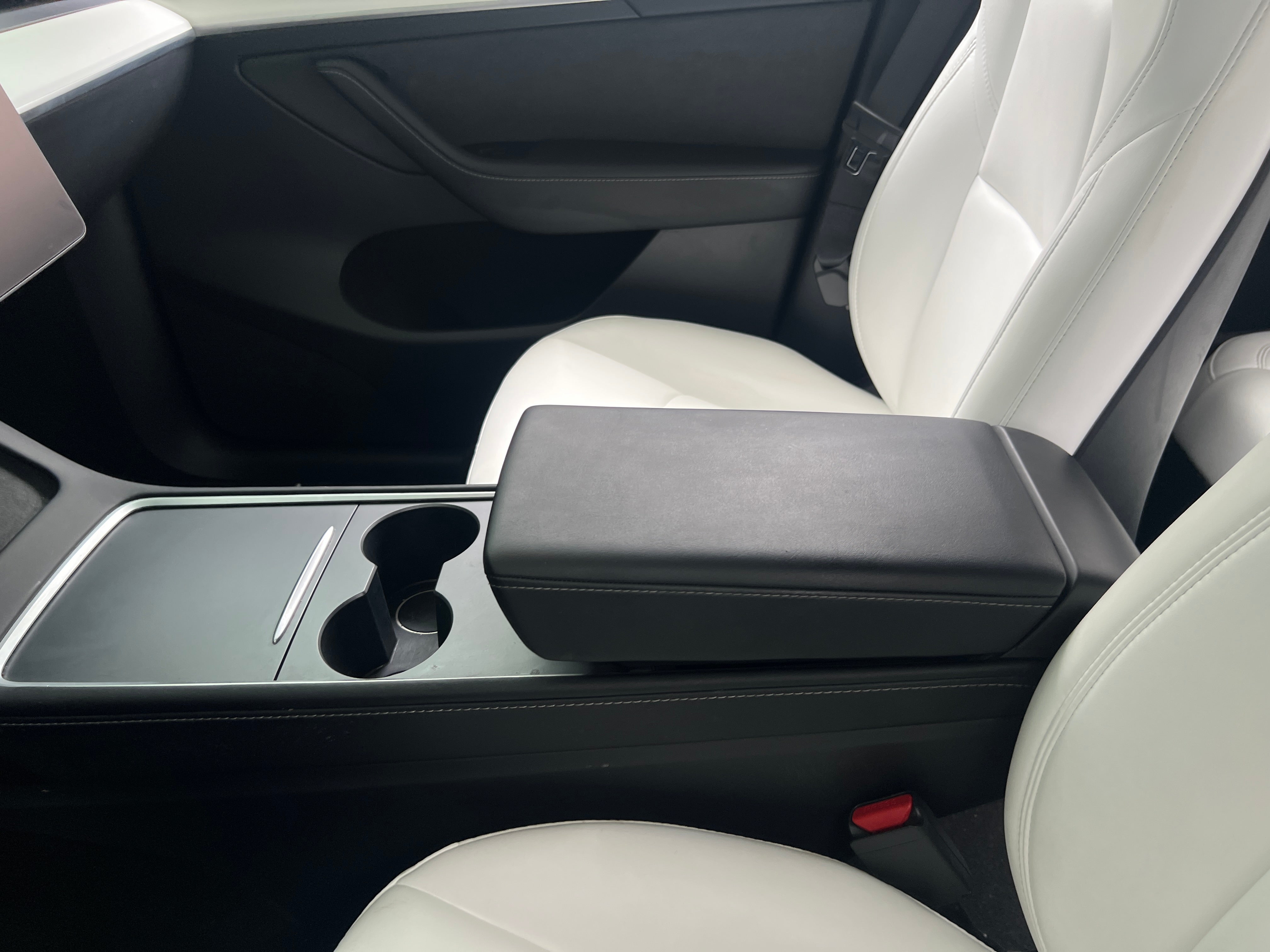 Used 2022 Tesla Model Y Performance with VIN 7SAYGDEF5NF536909 for sale in Oak Creek, WI