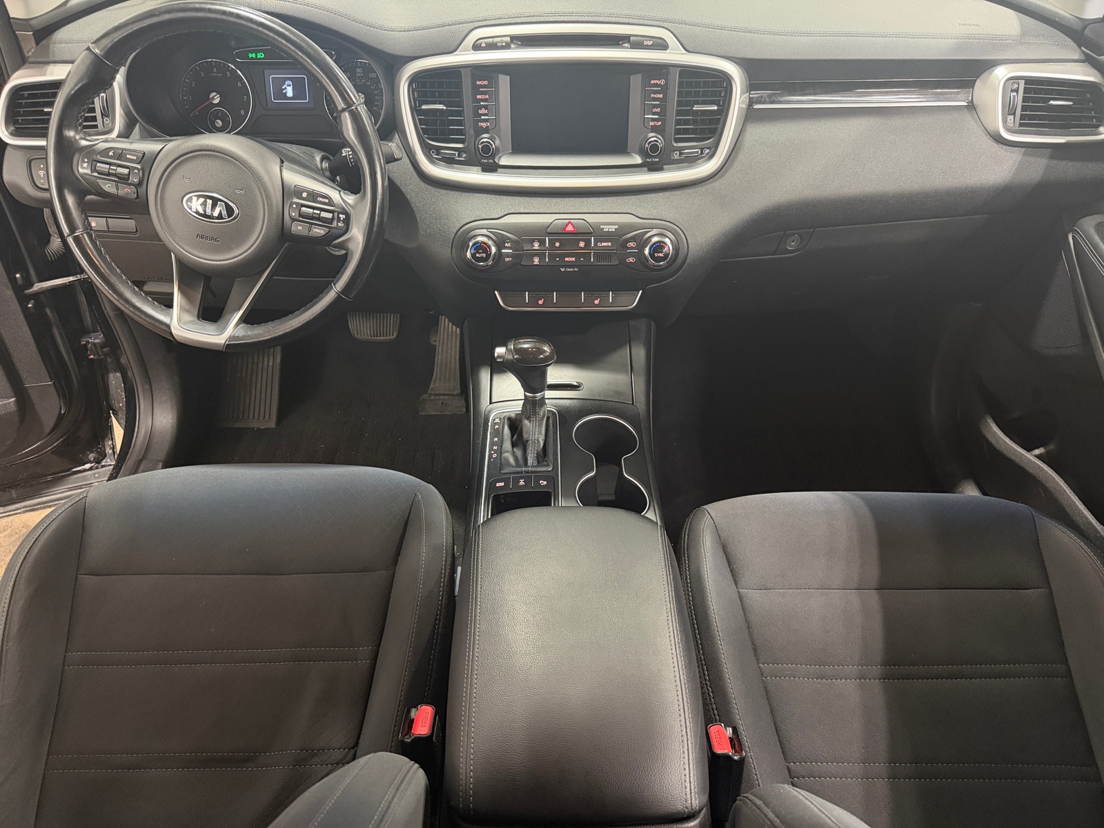 Thumbnail: 2018 Kia Sorento - 3