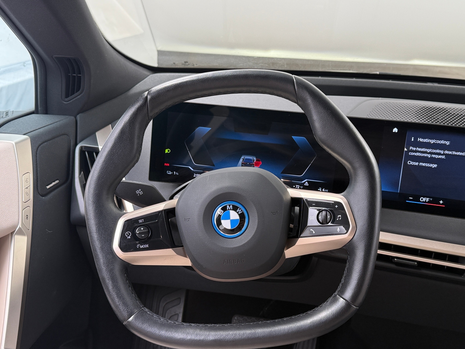 Thumbnail: 2022 BMW iX - 4