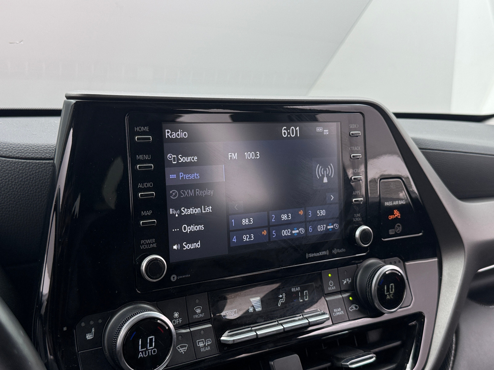 Thumbnail: 2022 Toyota Highlander - 4