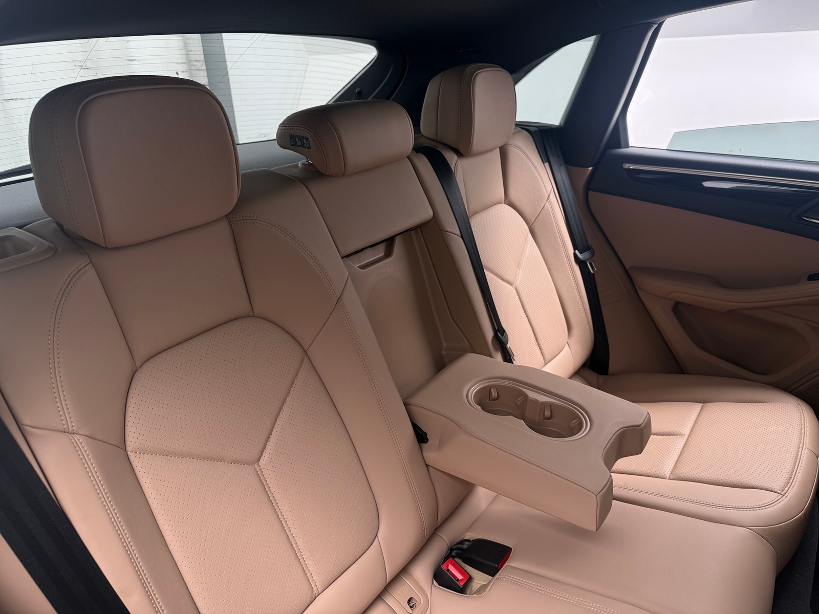 Thumbnail: 2021 Porsche Macan - 5