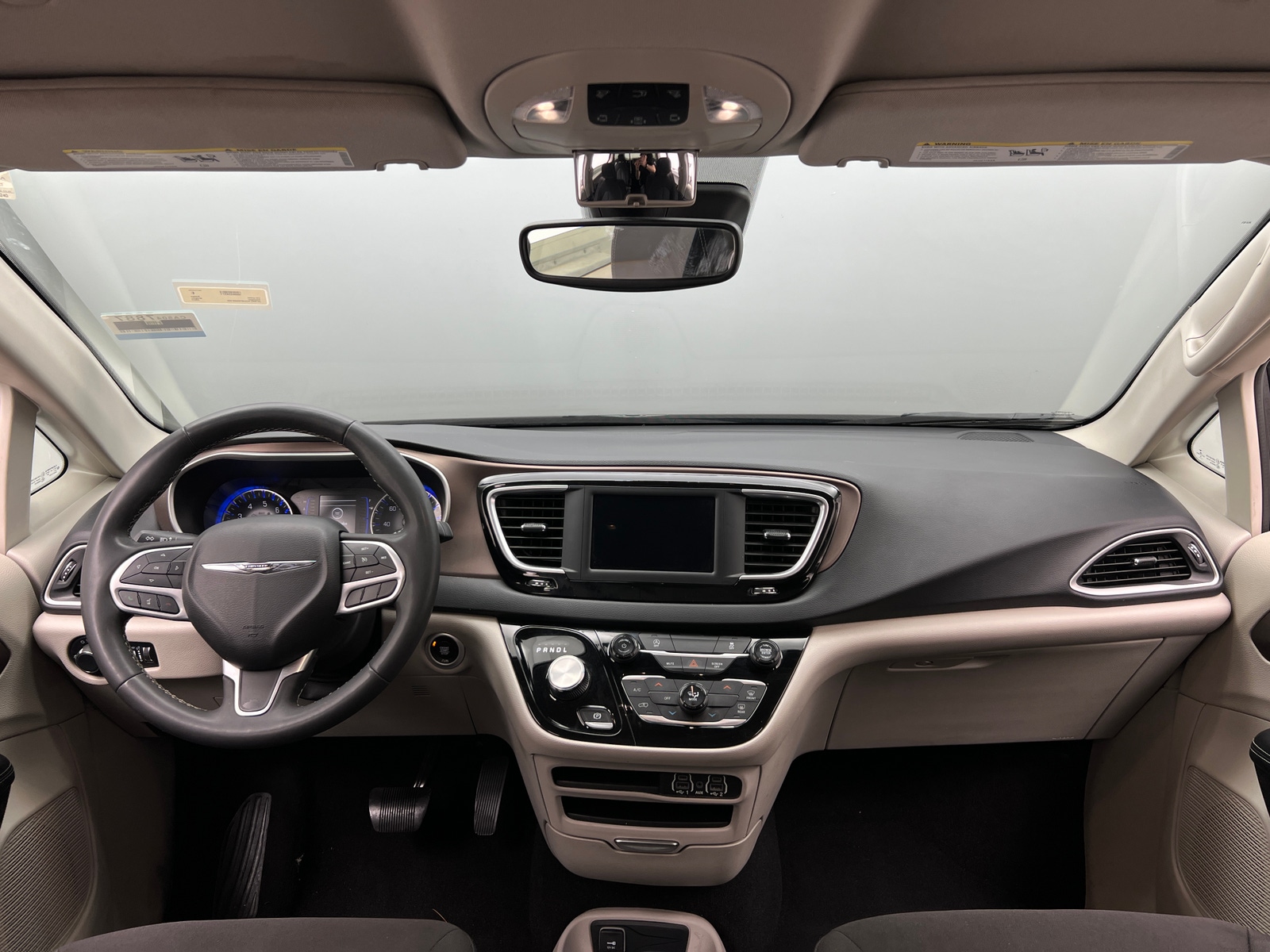 Thumbnail: 2023 Chrysler Voyager - 3