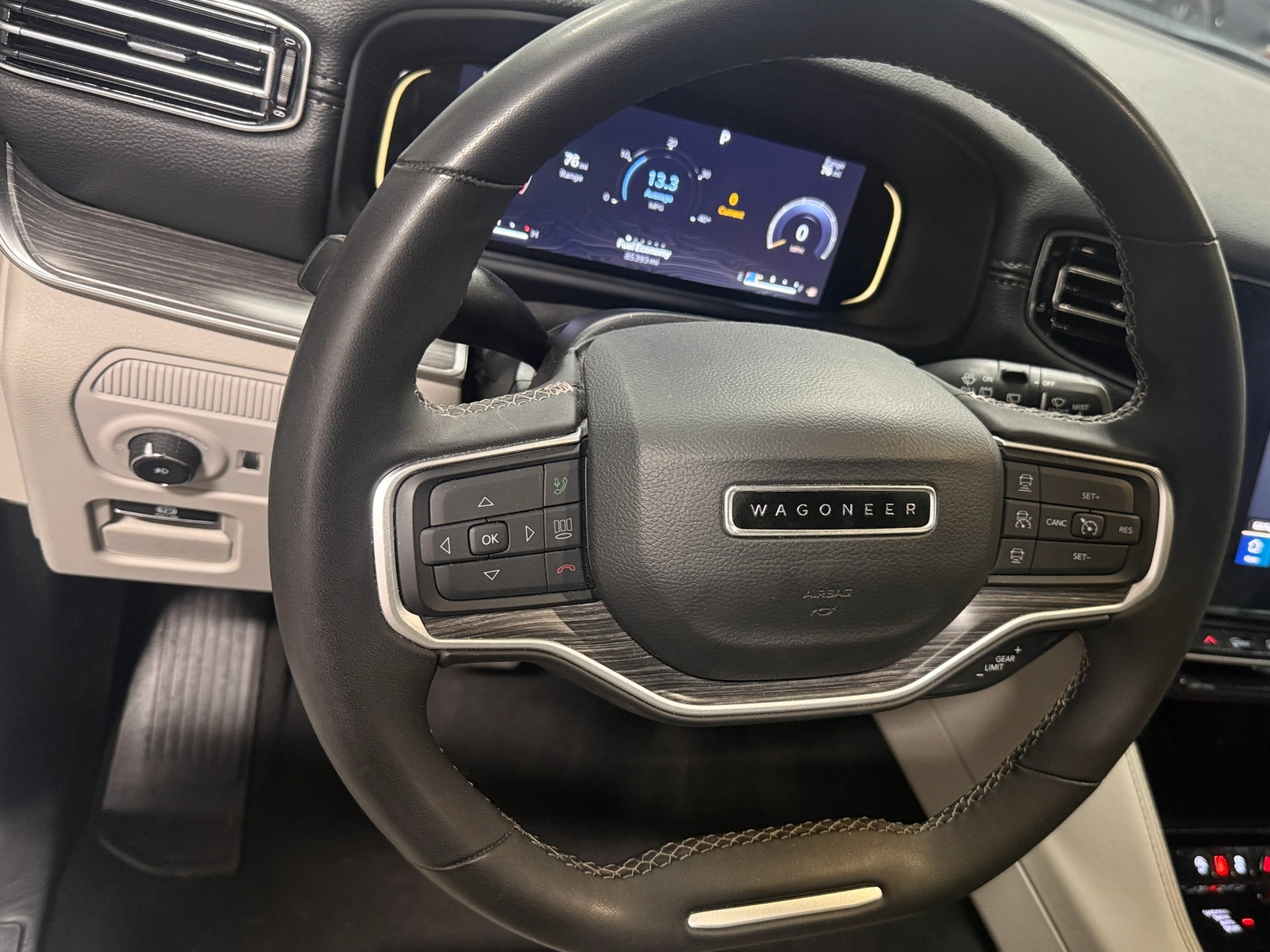 Thumbnail: 2023 Jeep Wagoneer - 4