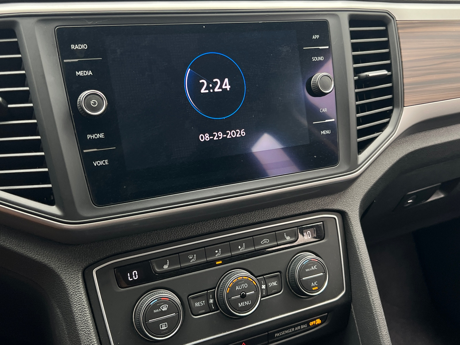 Thumbnail: 2021 Volkswagen Atlas - 3