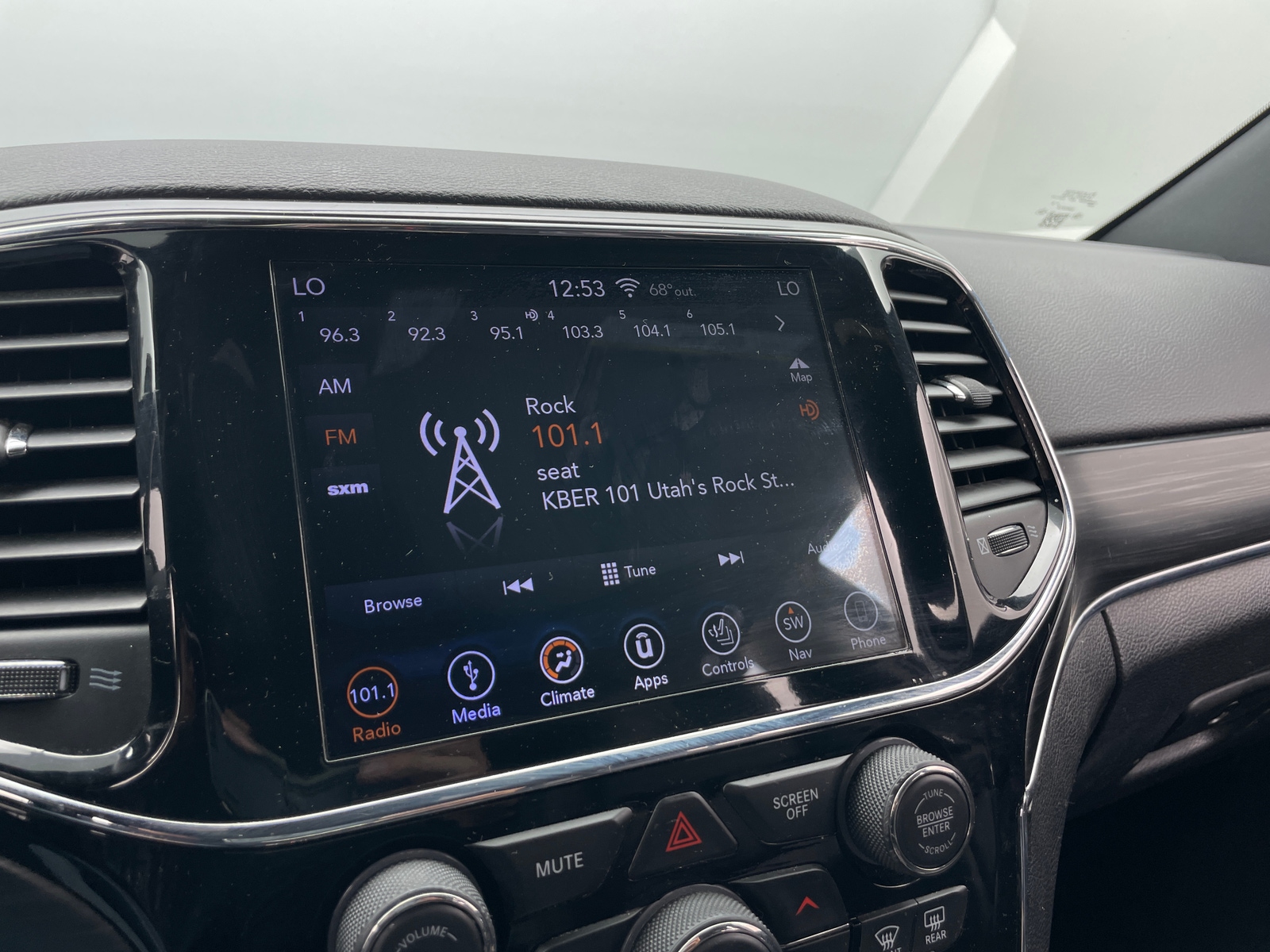 Thumbnail: 2019 Jeep Grand Cherokee - 3