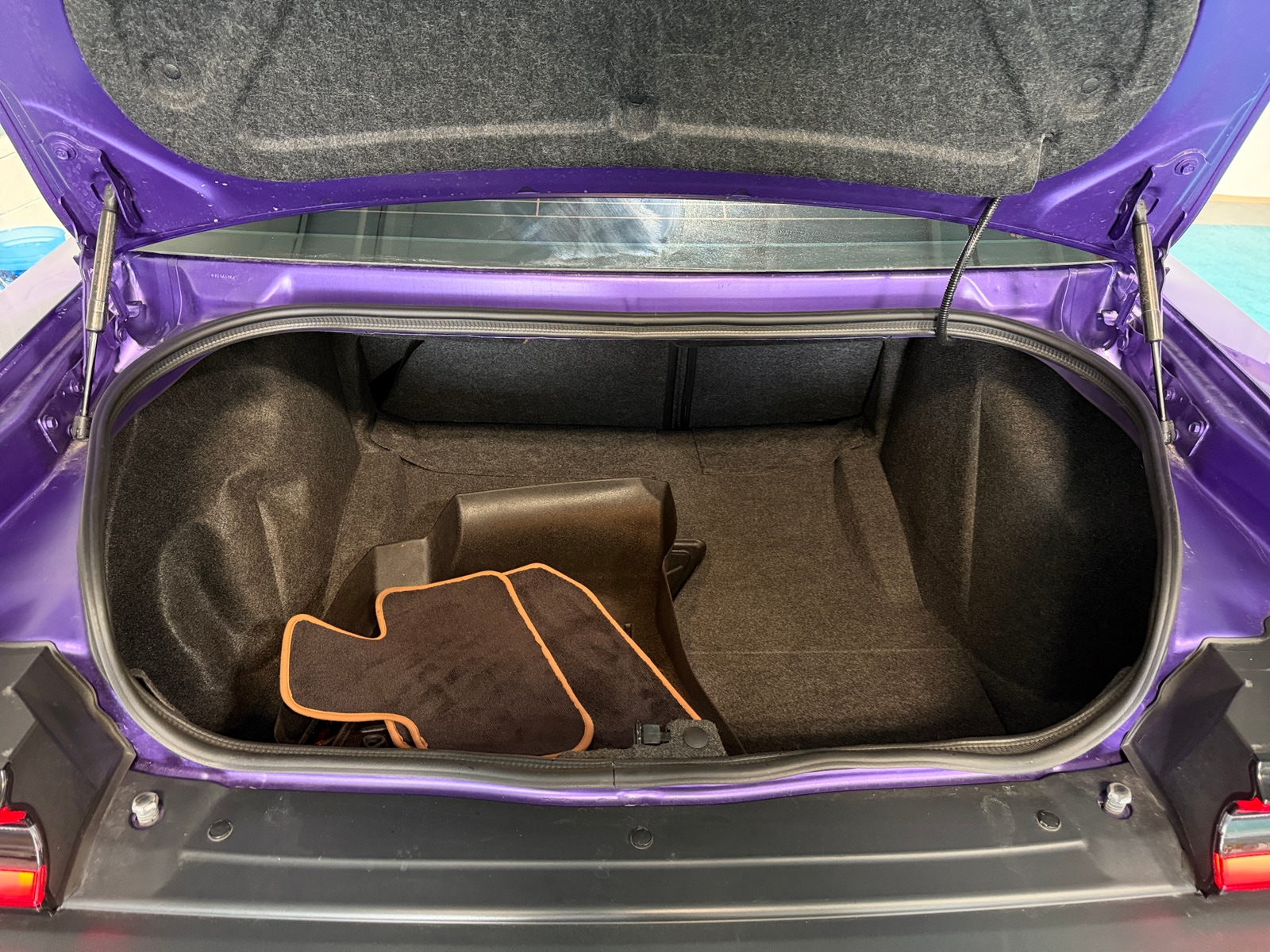 Thumbnail: 2016 Dodge Challenger - 4