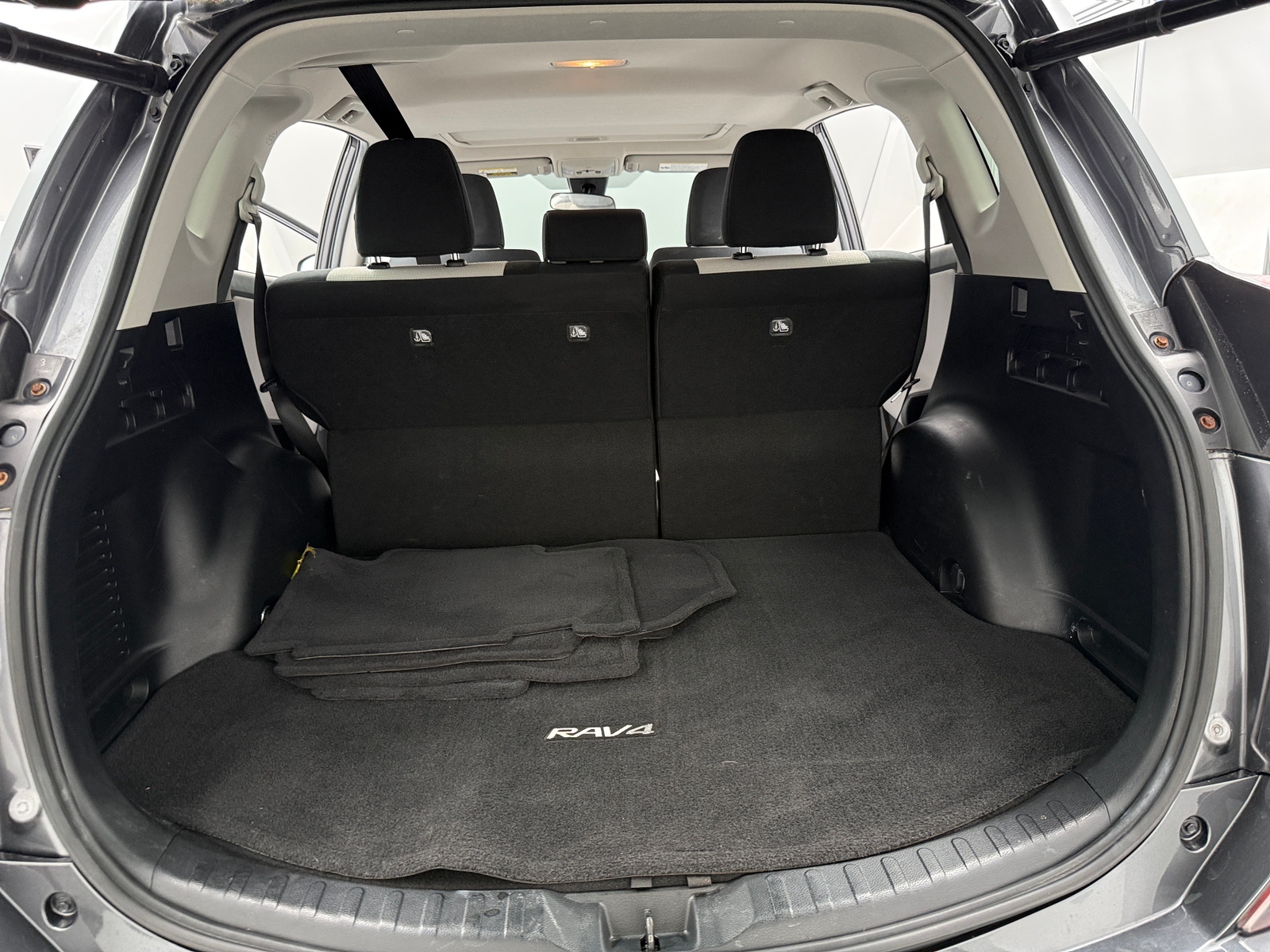Thumbnail: 2017 Toyota RAV4 - 7