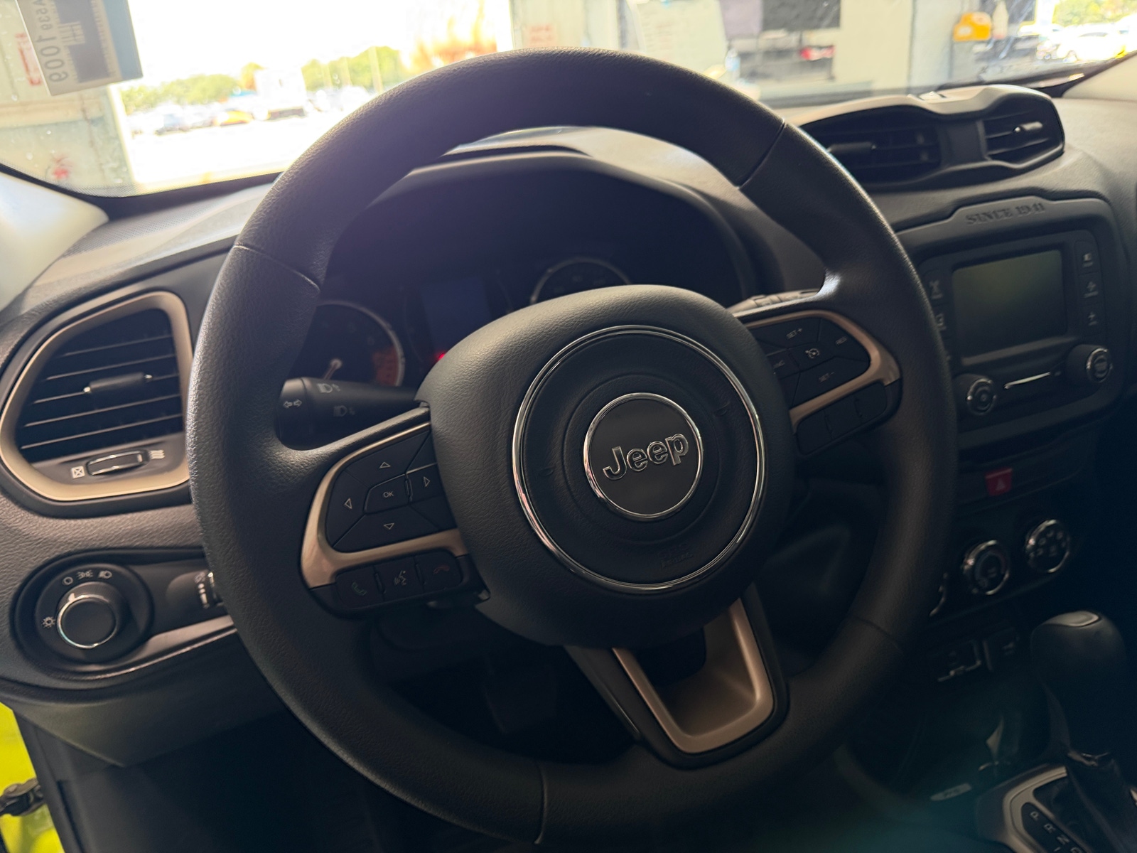 Thumbnail: 2017 Jeep Renegade - 5