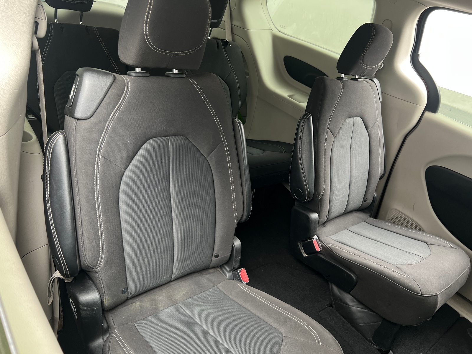 Thumbnail: 2023 Chrysler Voyager - 6