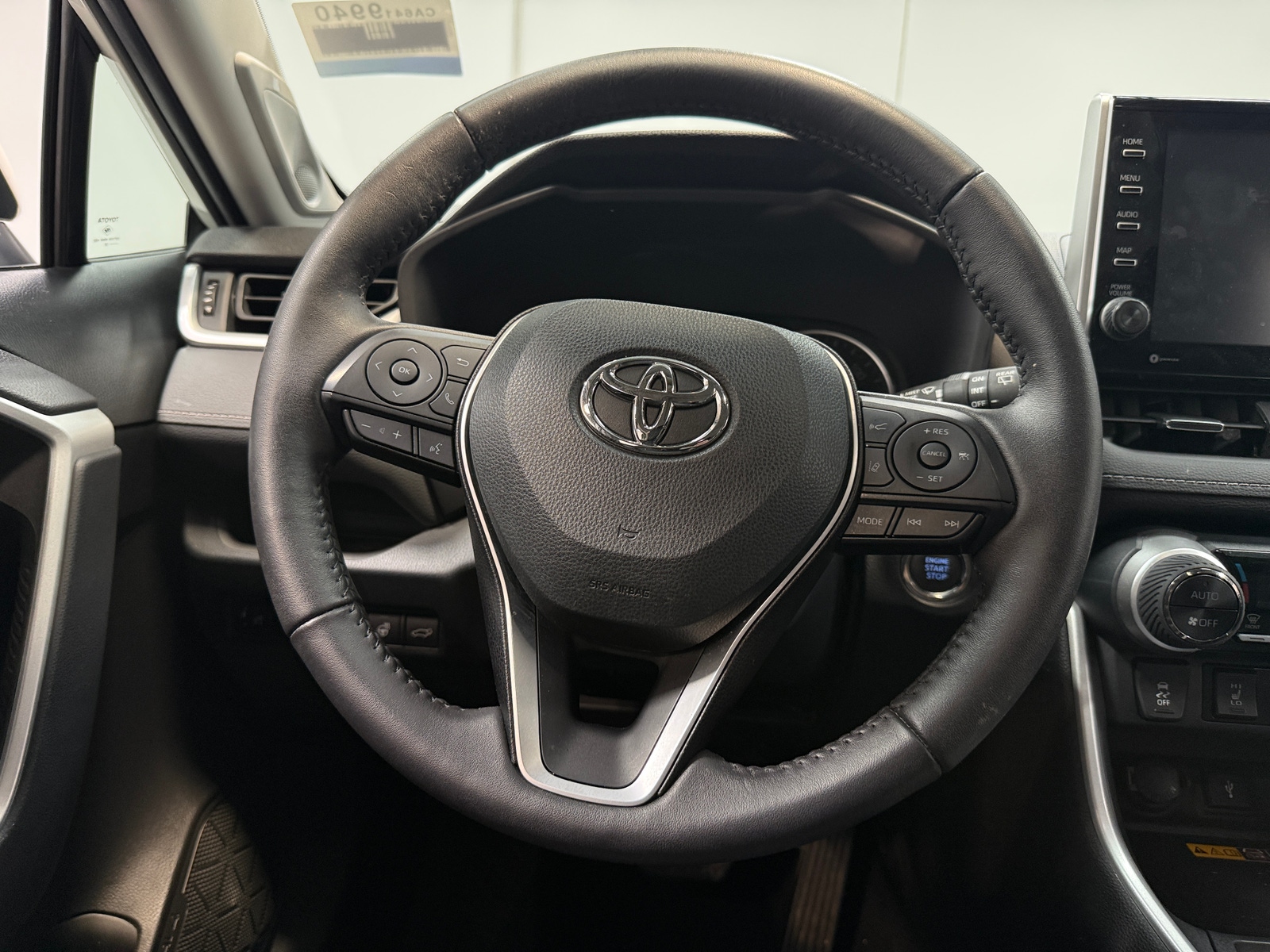 Thumbnail: 2022 Toyota RAV4 - 4