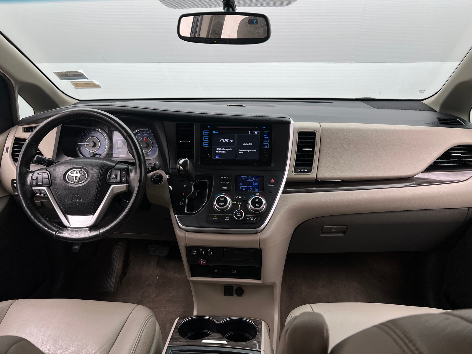 Thumbnail: 2016 Toyota Sienna - 3