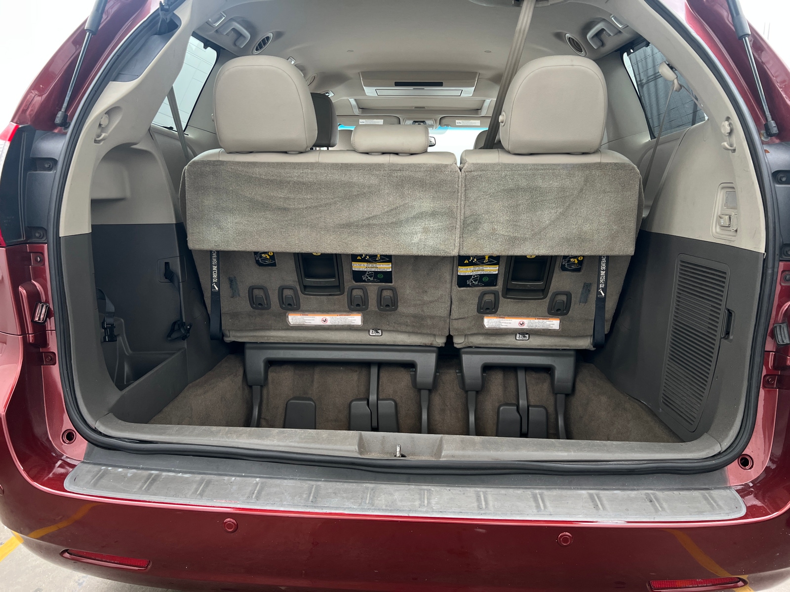 Thumbnail: 2016 Toyota Sienna - 7