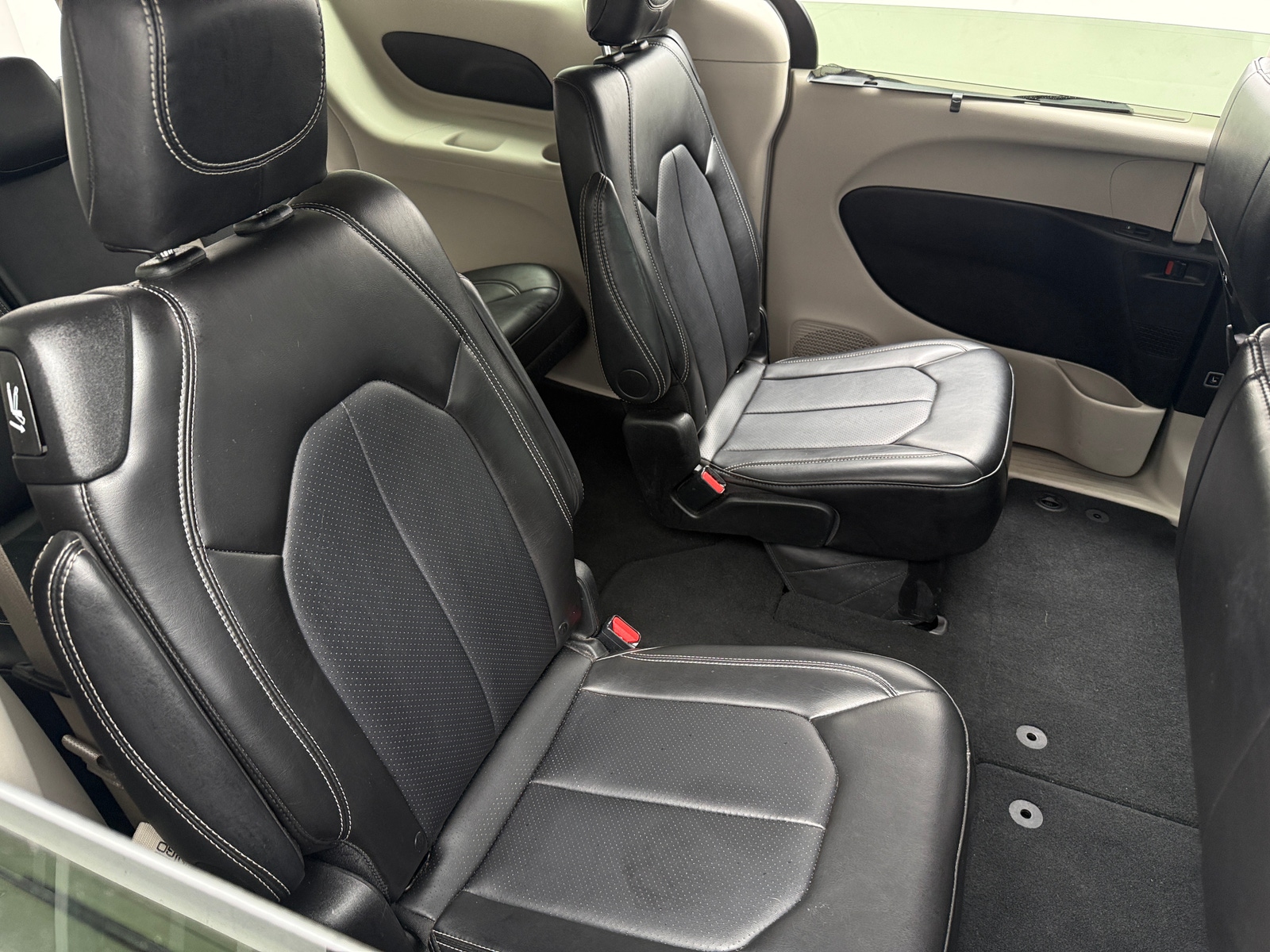 Thumbnail: 2024 Chrysler Pacifica - 5