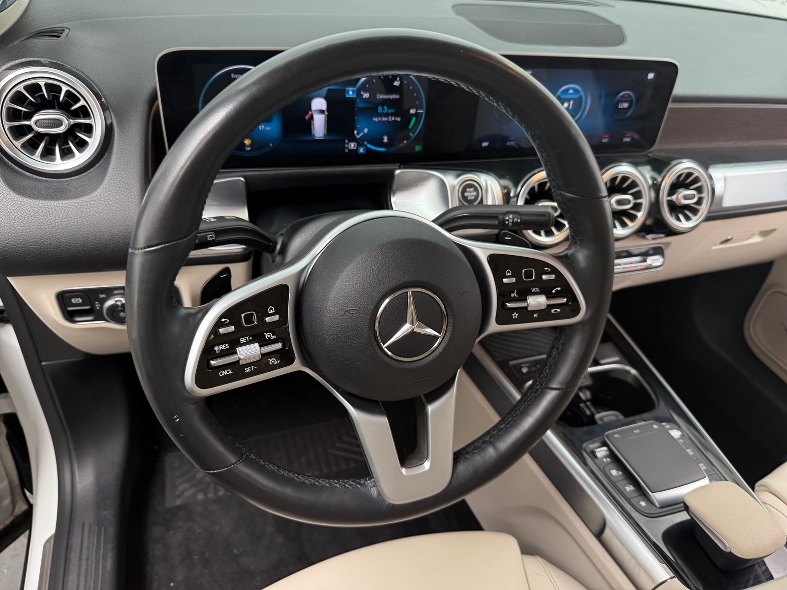 Thumbnail: 2021 Mercedes-Benz GLB - 4