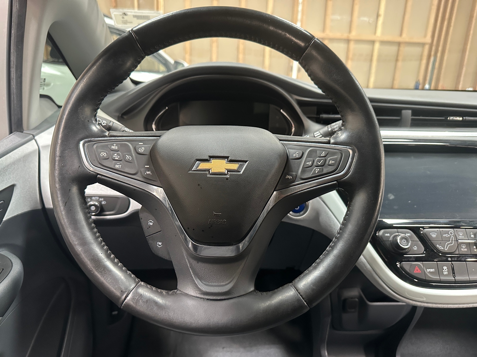 Thumbnail: 2021 Chevrolet Bolt EV - 4