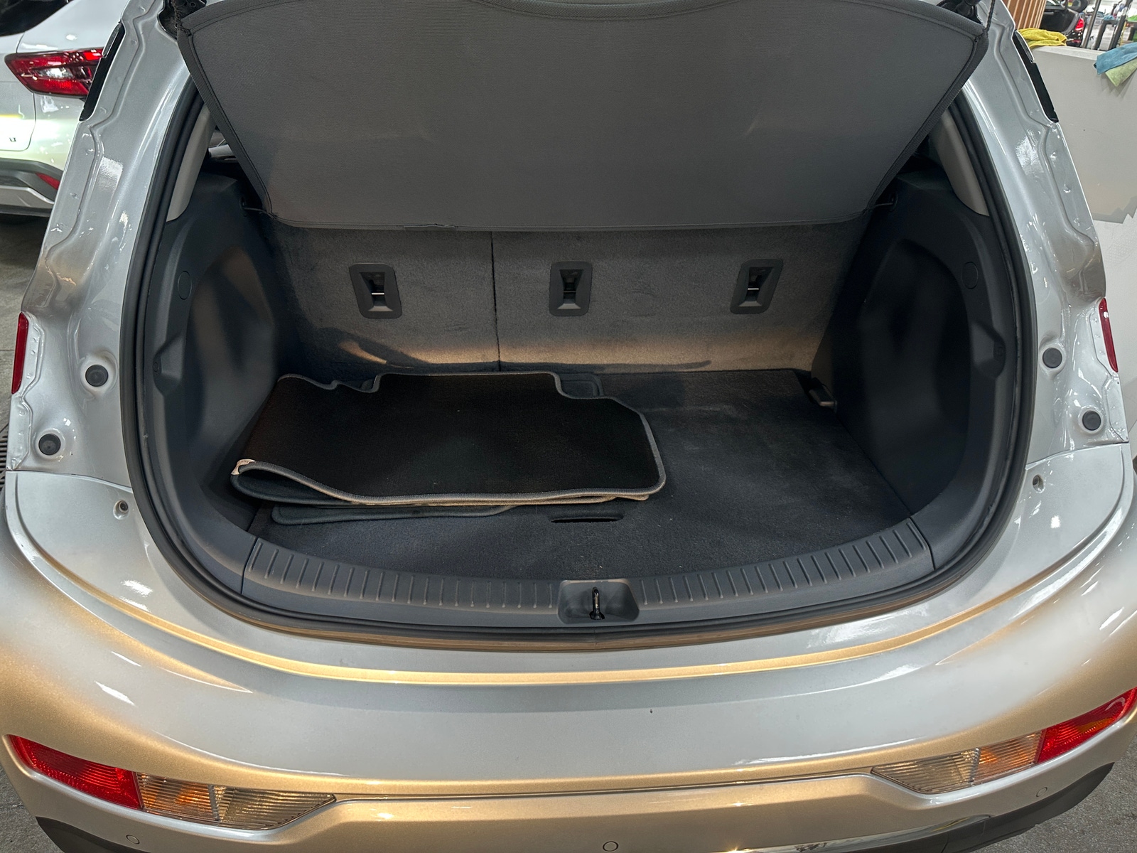 Thumbnail: 2021 Chevrolet Bolt EV - 6