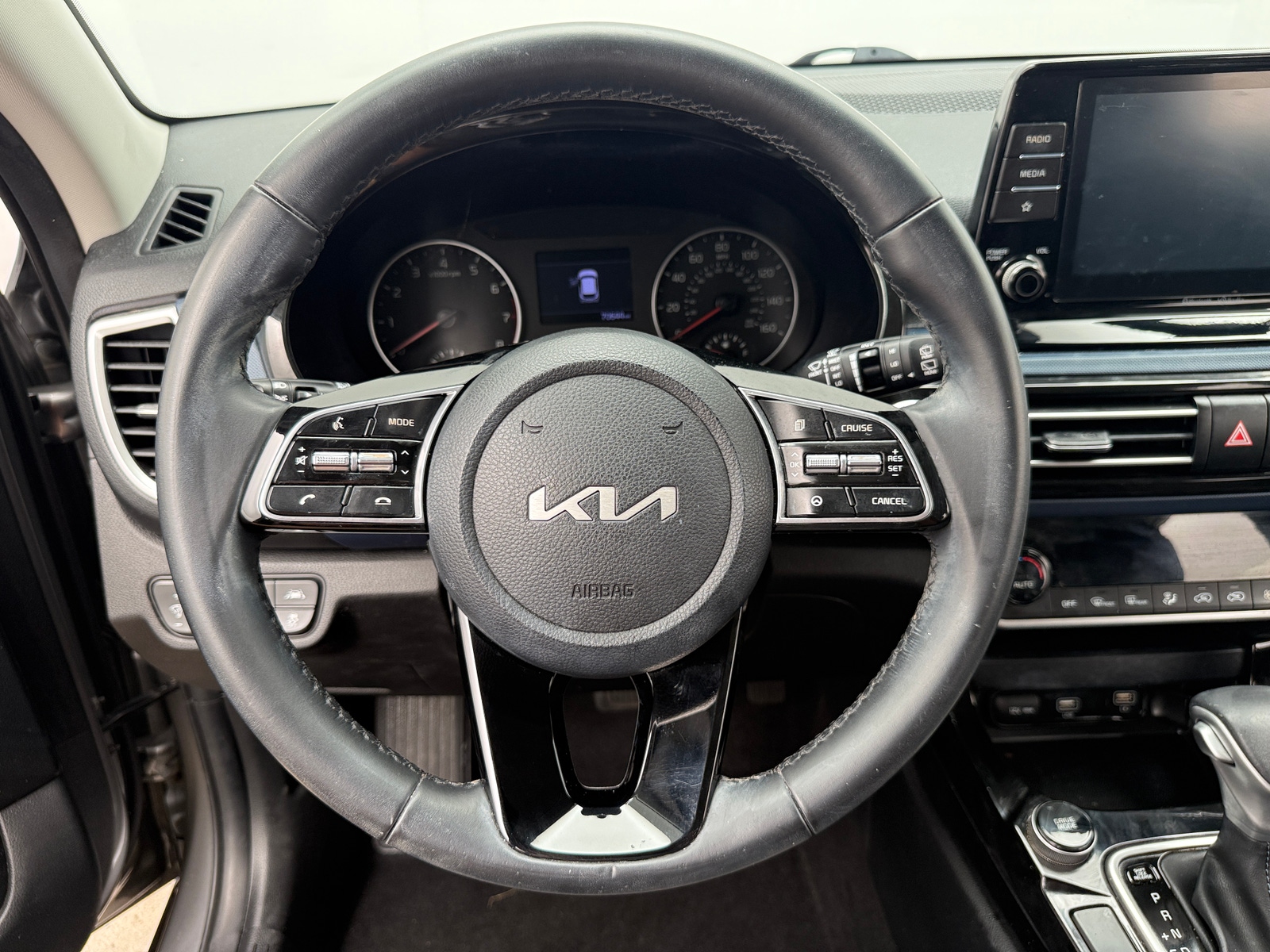 Thumbnail: 2023 Kia Seltos - 4