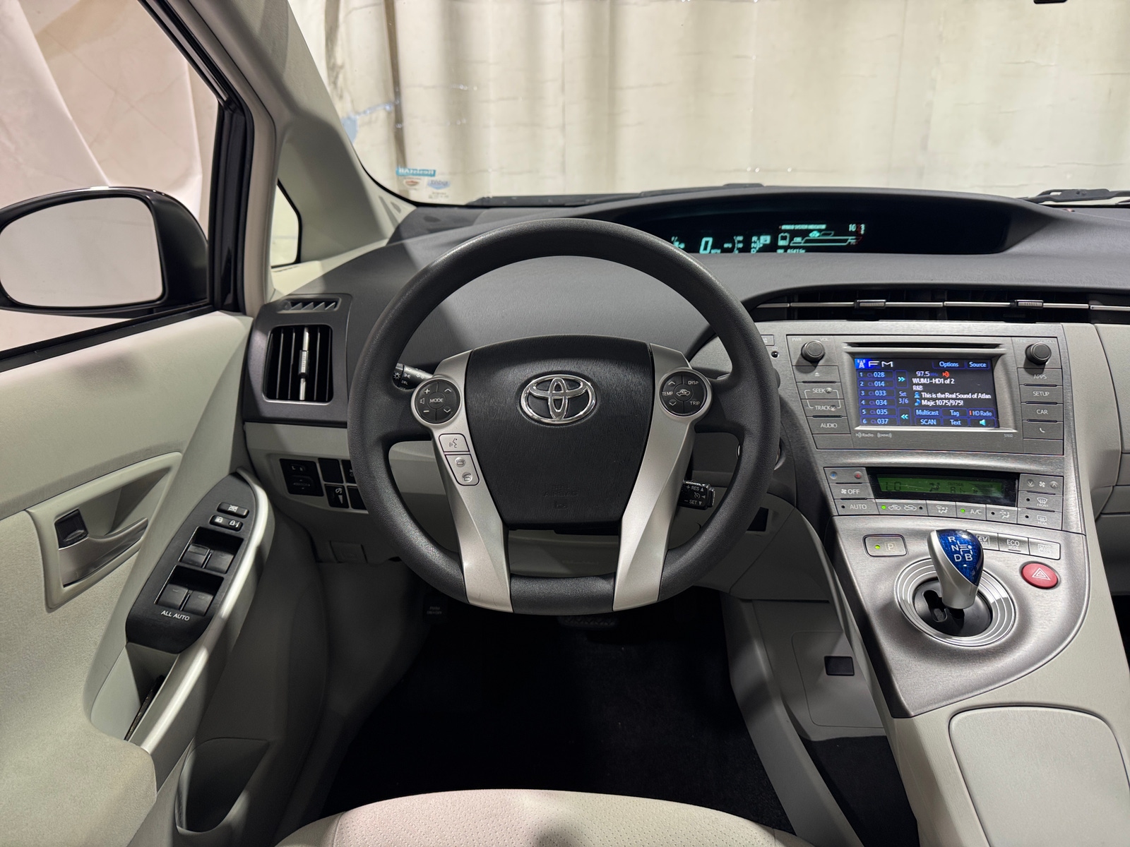 Thumbnail: 2015 Toyota Prius - 5