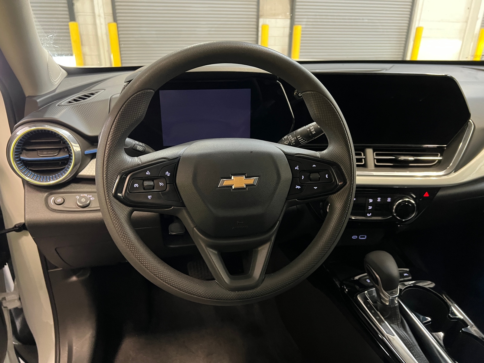 Thumbnail: 2025 Chevrolet Trax - 4