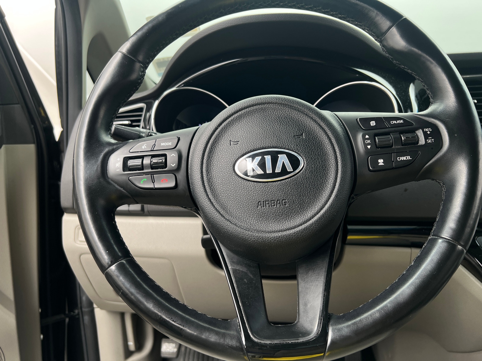 Thumbnail: 2018 Kia Sedona - 4