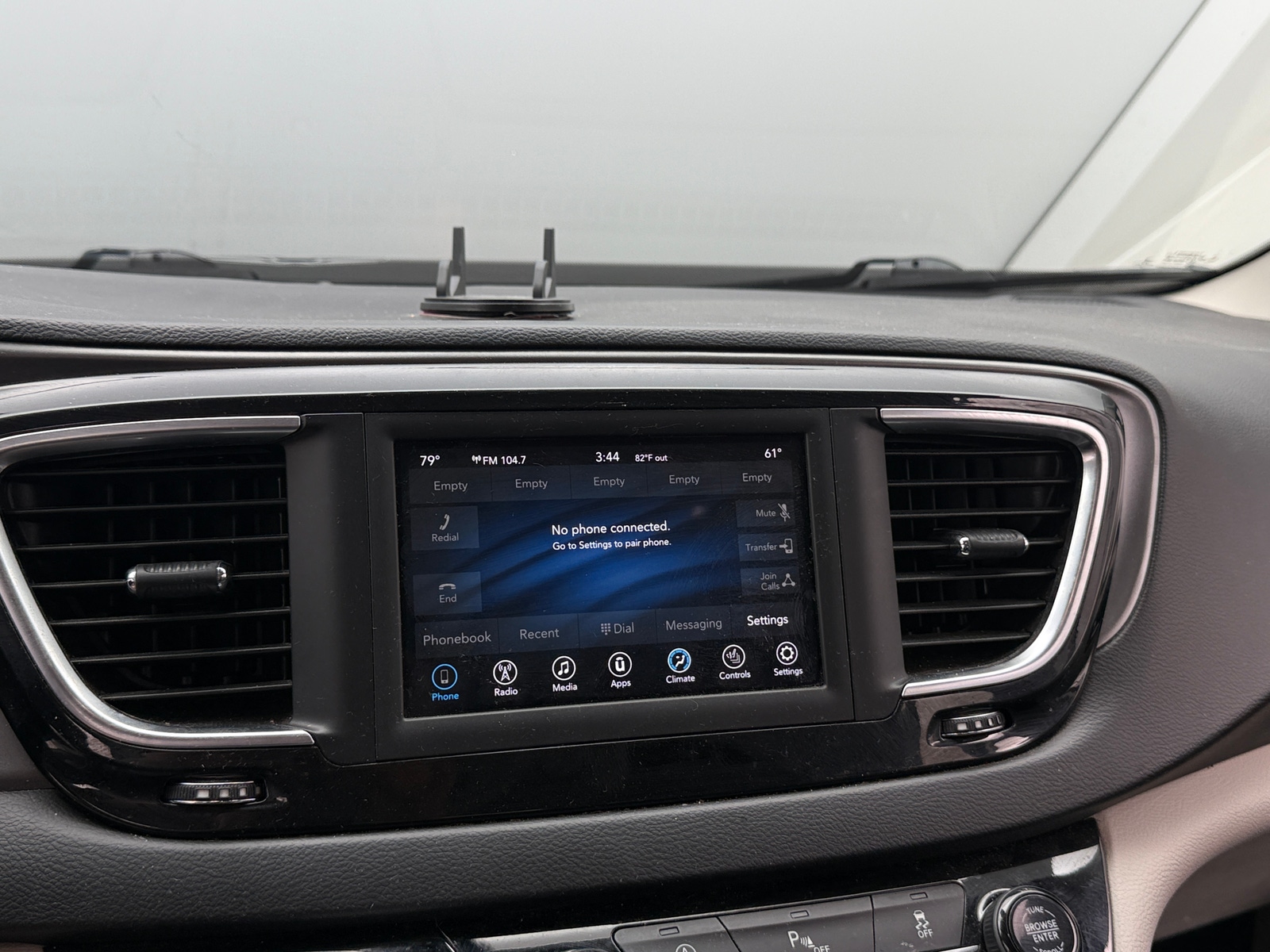 Thumbnail: 2020 Chrysler Pacifica - 3