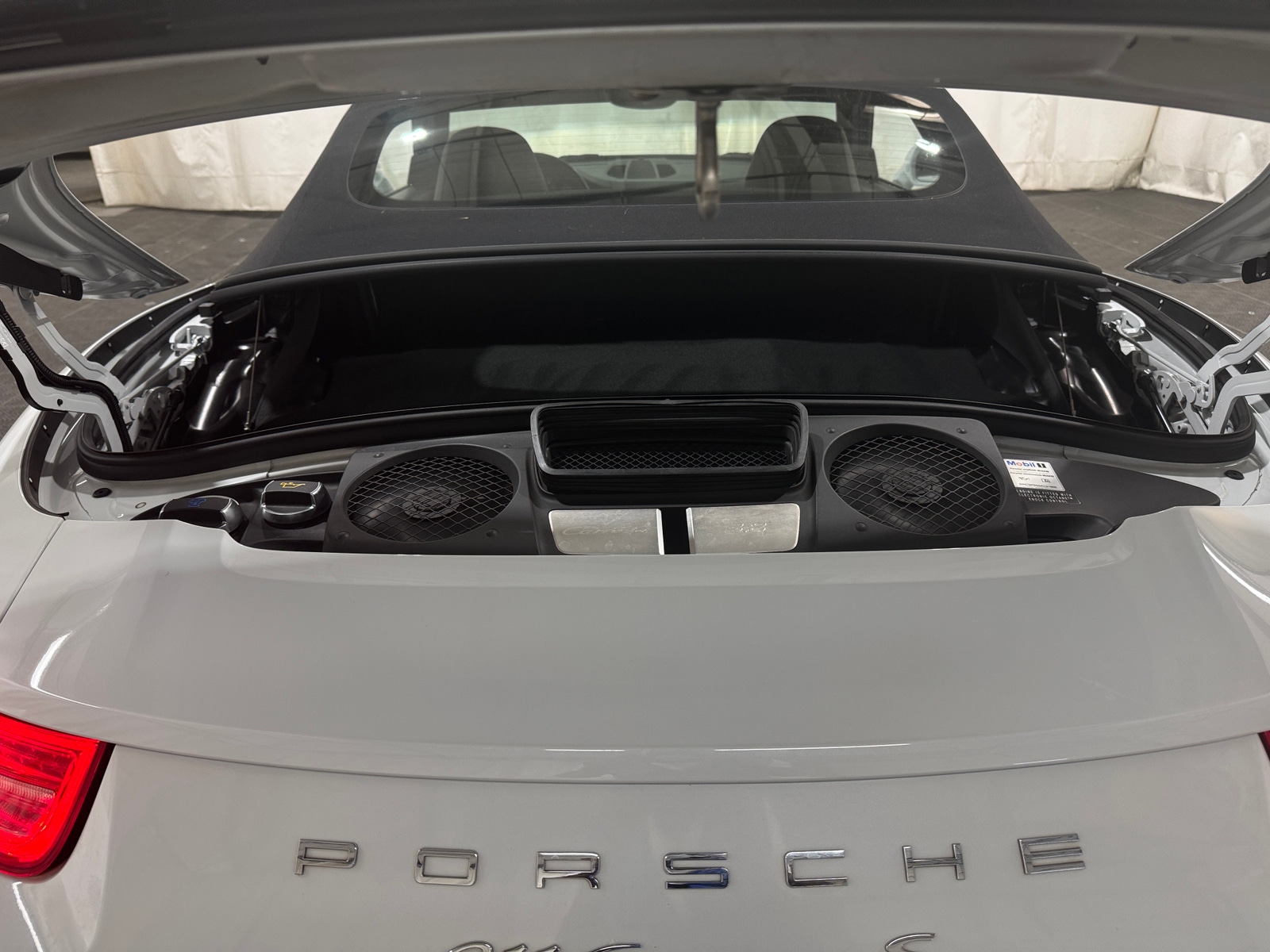 Thumbnail: 2015 Porsche 911 - 6