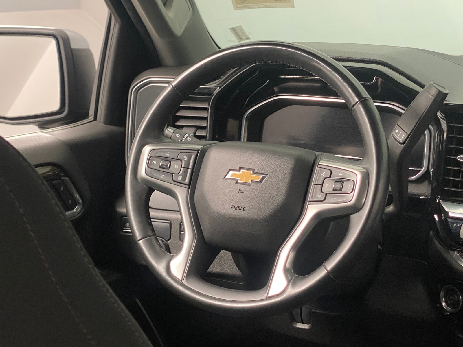 Thumbnail: 2025 Chevrolet Silverado 1500 - 5