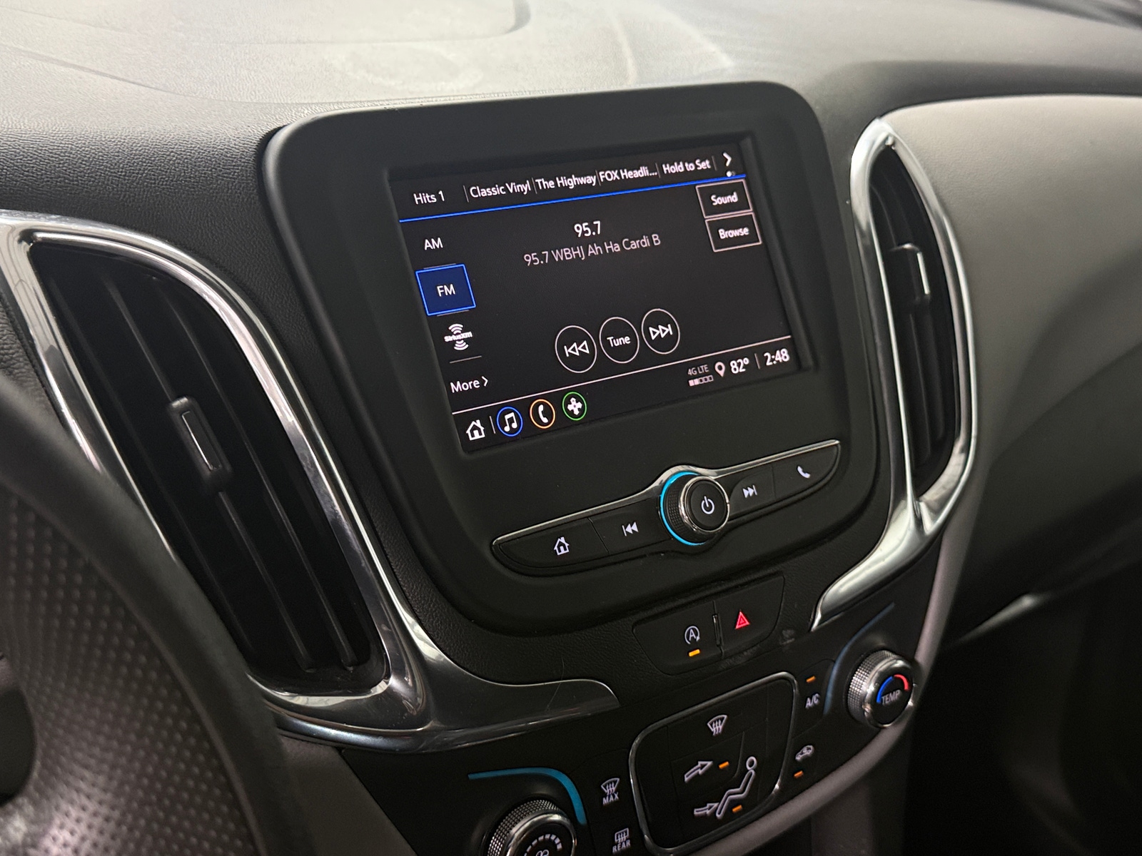 Thumbnail: 2023 Chevrolet Equinox - 4