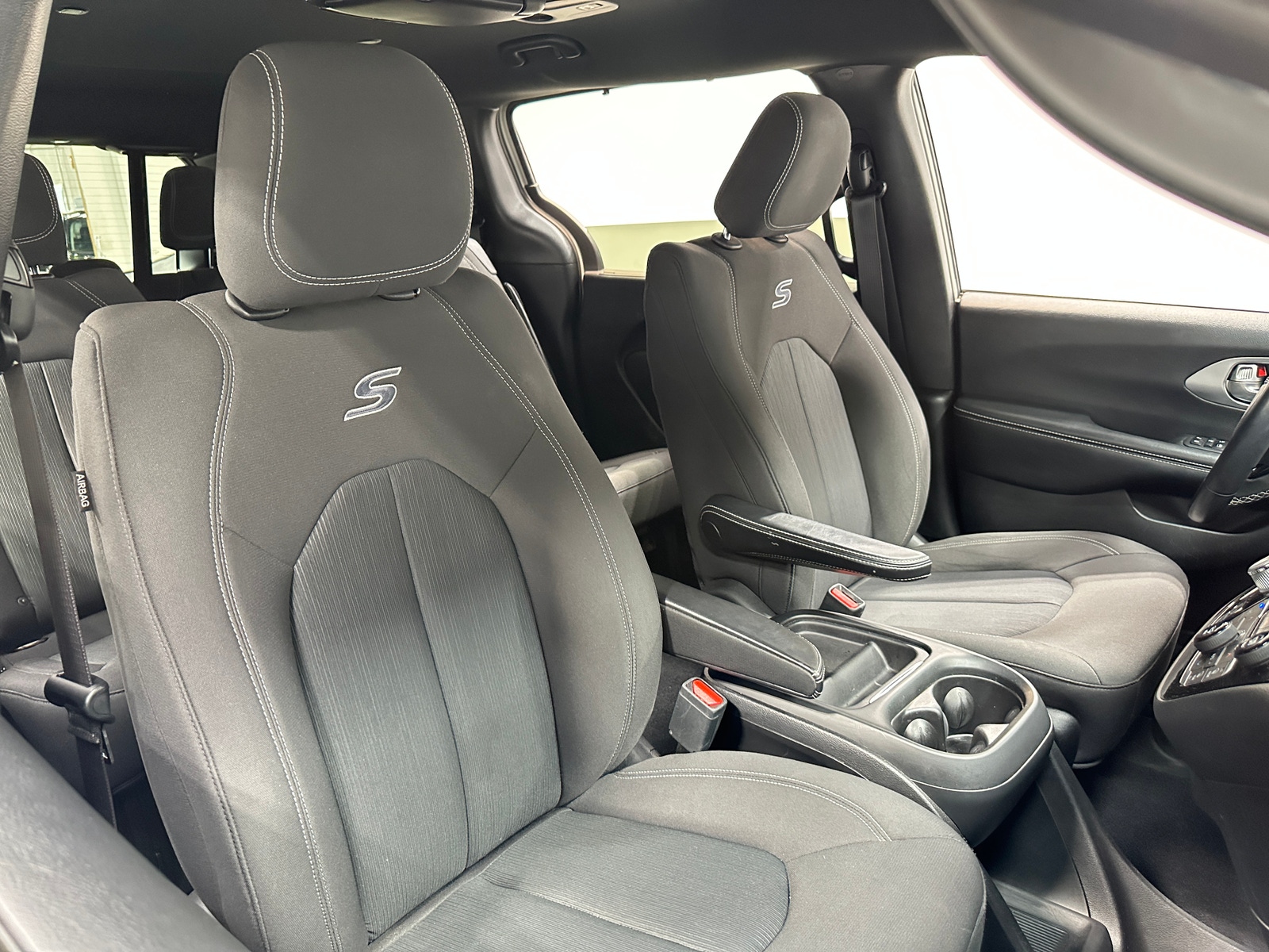 Thumbnail: 2019 Chrysler Pacifica - 2