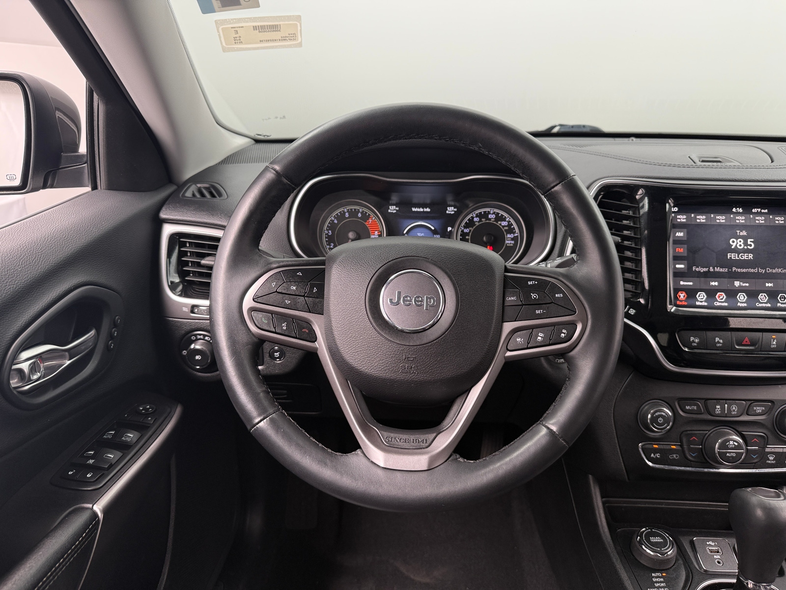 Thumbnail: 2019 Jeep Cherokee - 4
