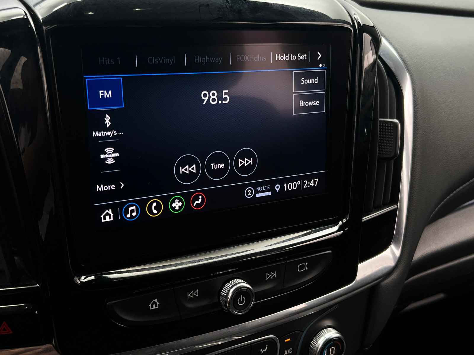 Thumbnail: 2023 Chevrolet Traverse - 4