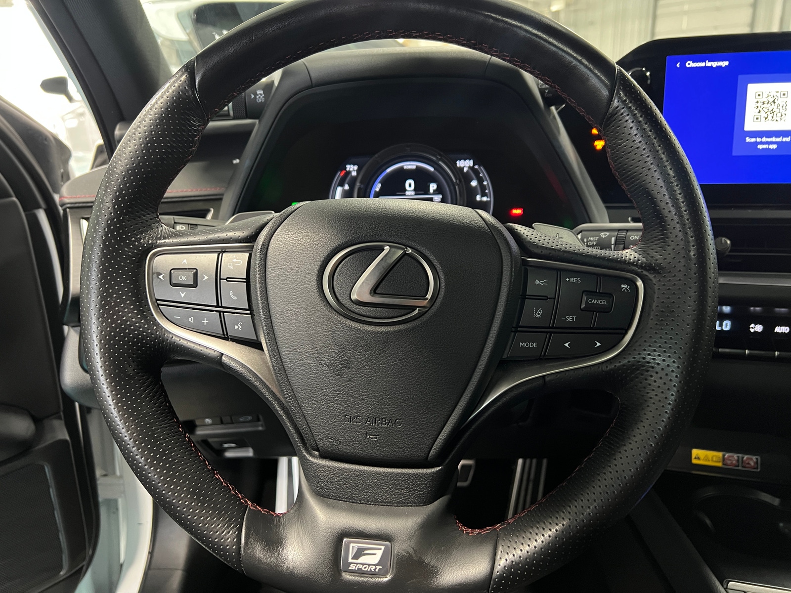 Thumbnail: 2024 Lexus UX - 4