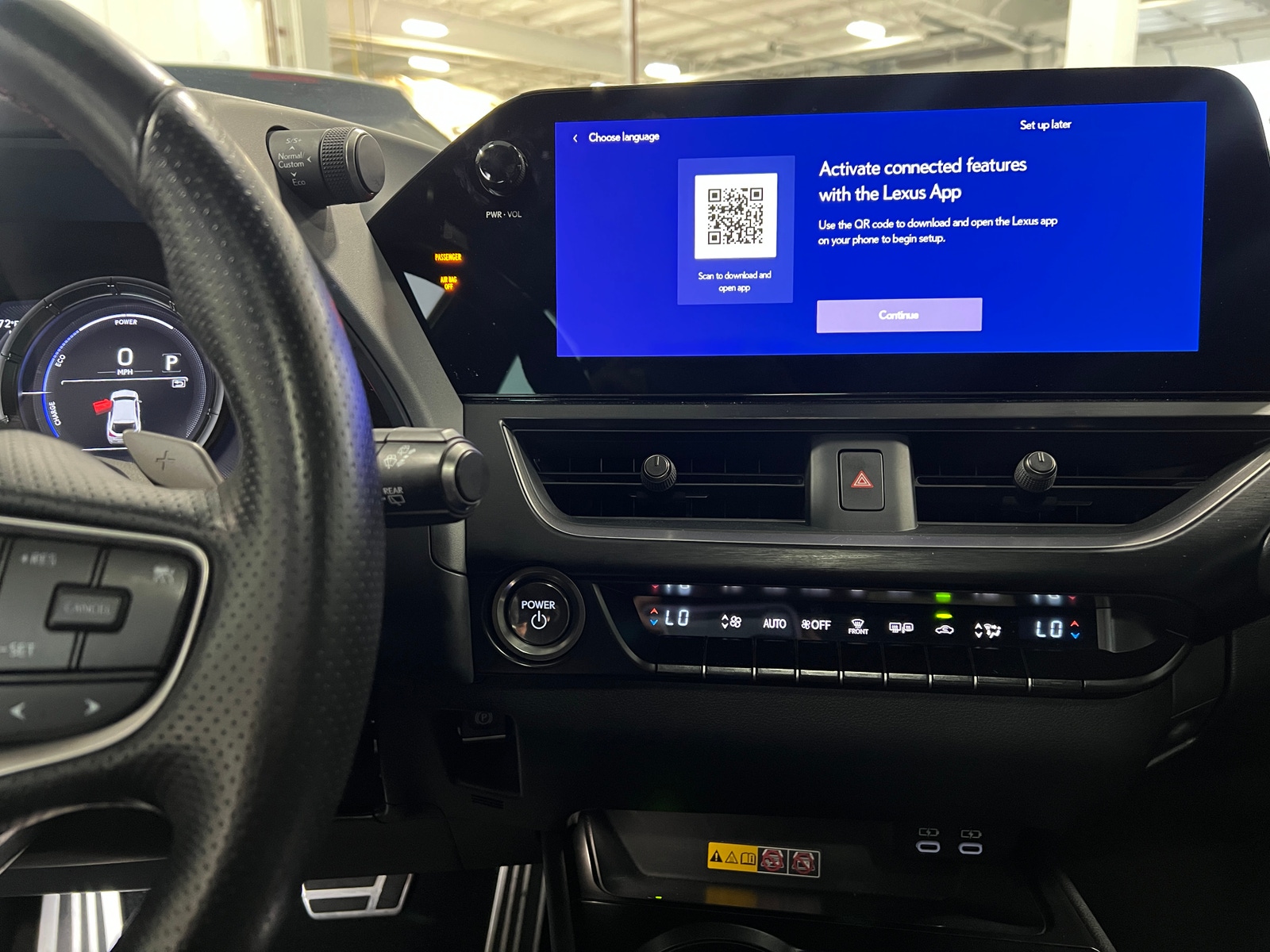 Thumbnail: 2024 Lexus UX - 3